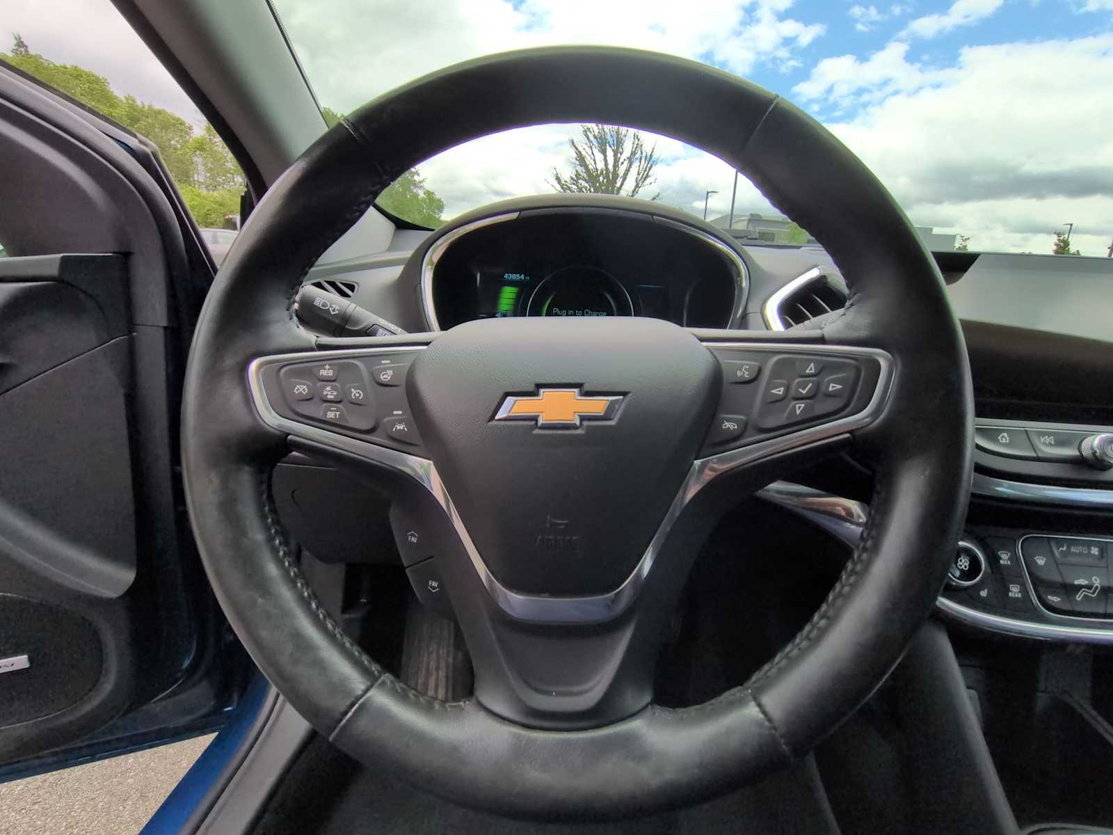 Thumbnail: 2016 Chevrolet Volt - 22