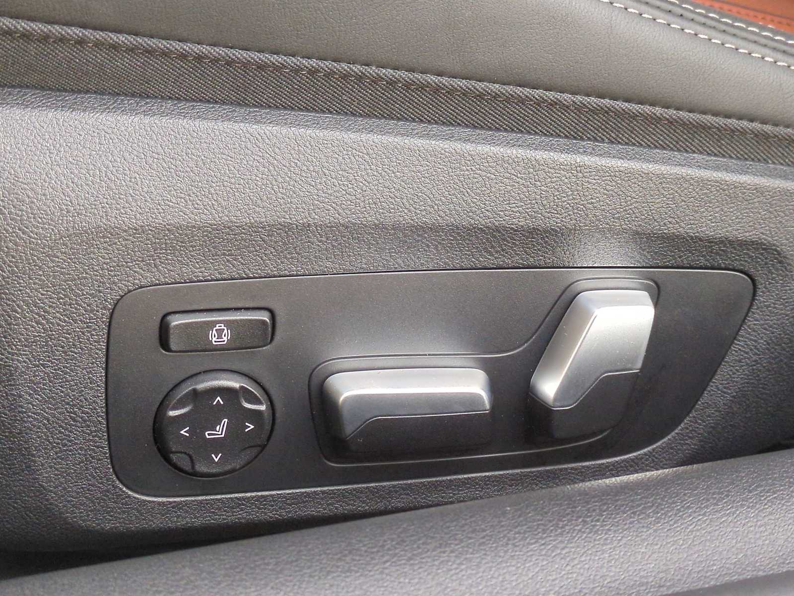 Thumbnail: 2026 BMW 8 Series - 16