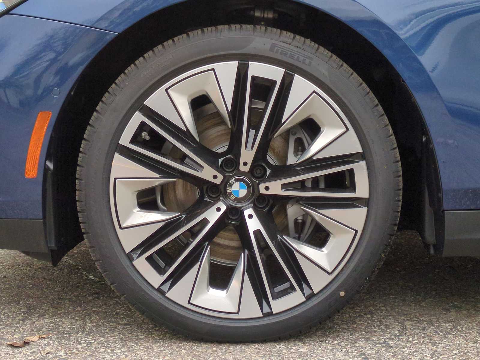 Thumbnail: 2026 BMW 5 Series - 14