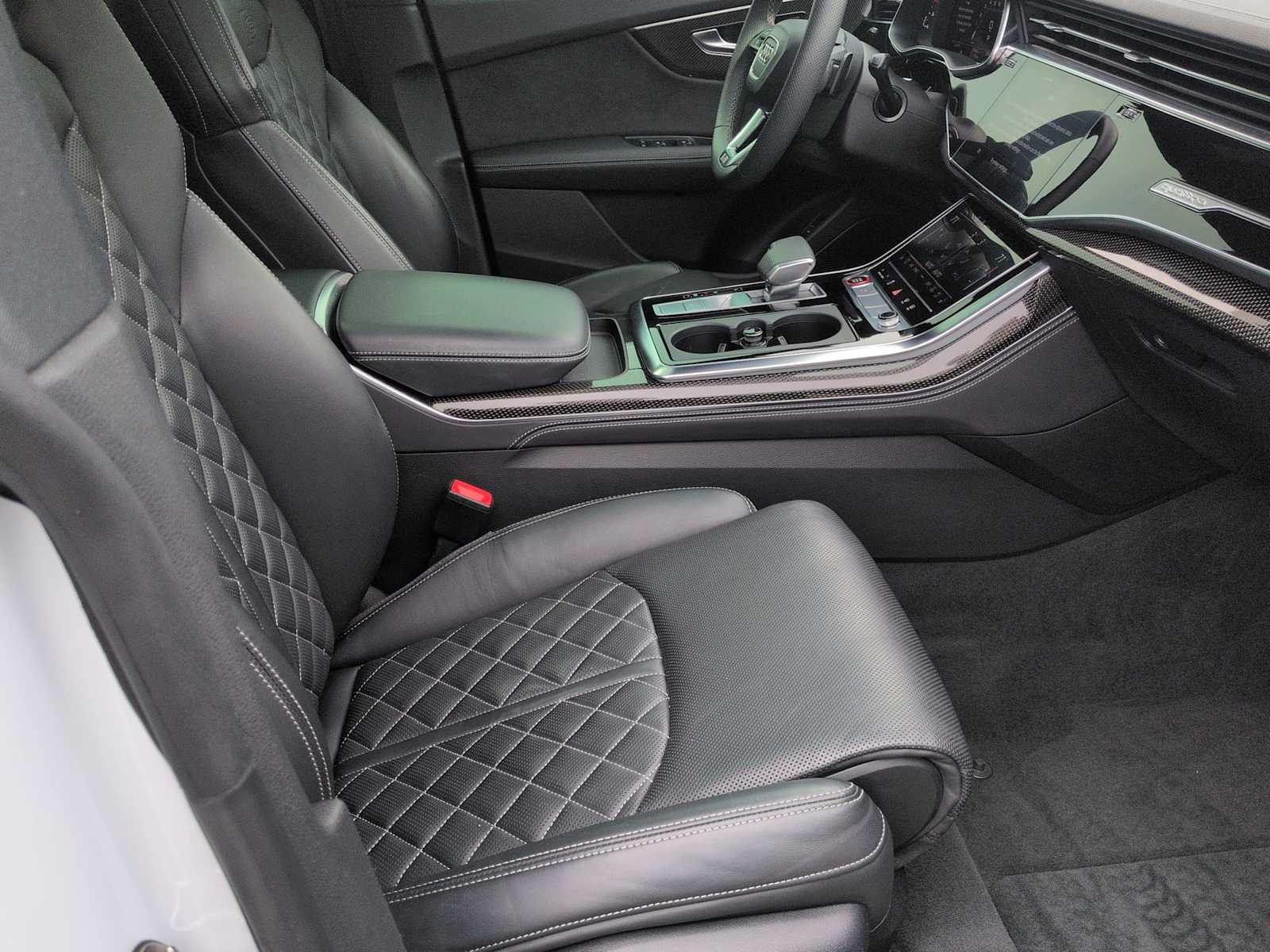 Thumbnail: 2023 Audi SQ8 - 23