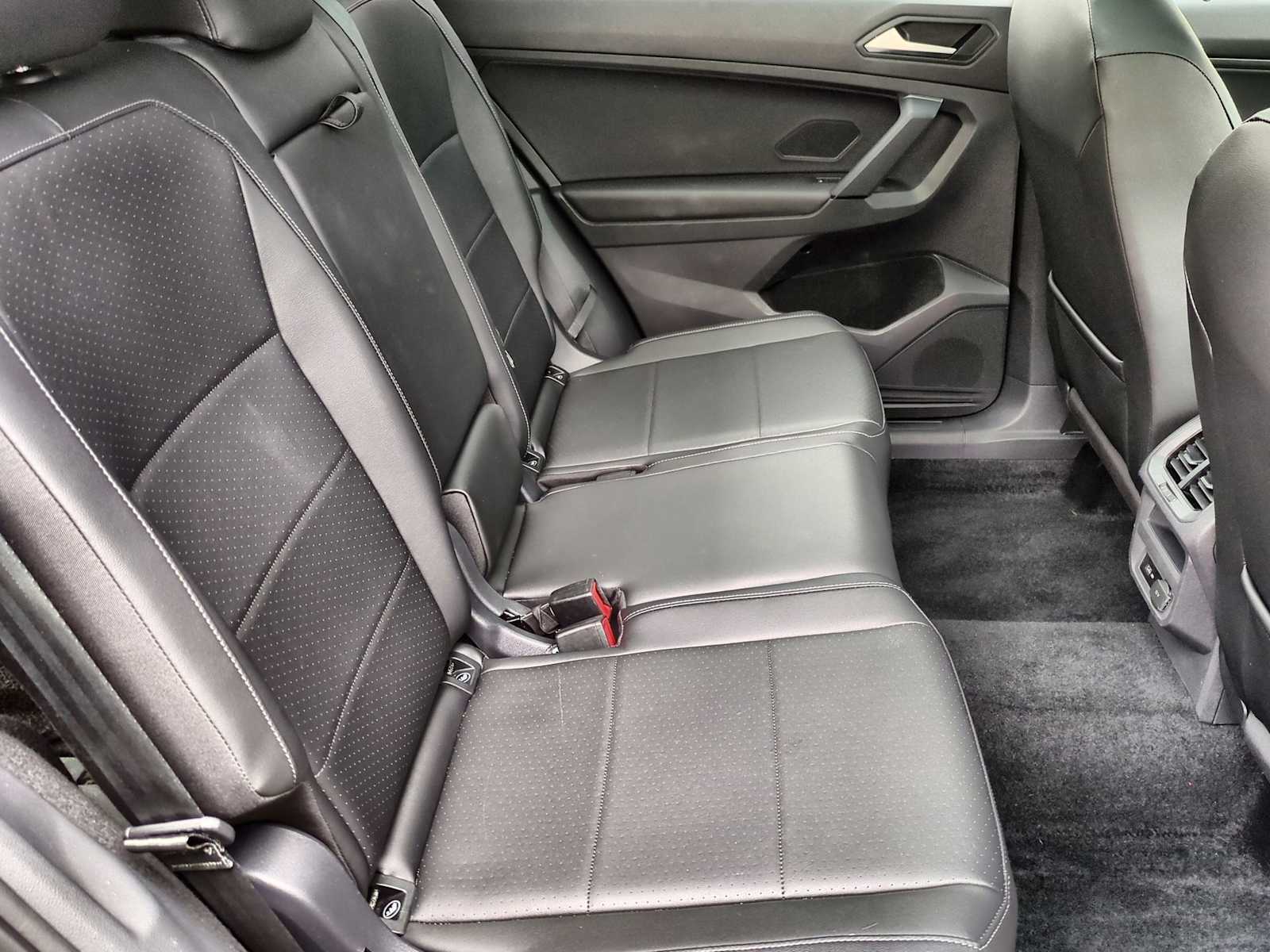 Thumbnail: 2019 Volkswagen Tiguan - 21