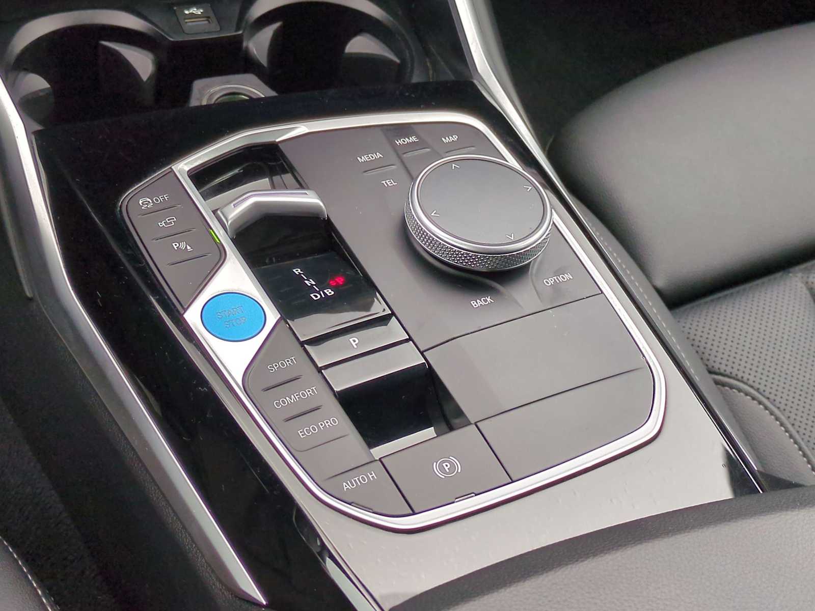 Thumbnail: 2024 BMW i4 - 35