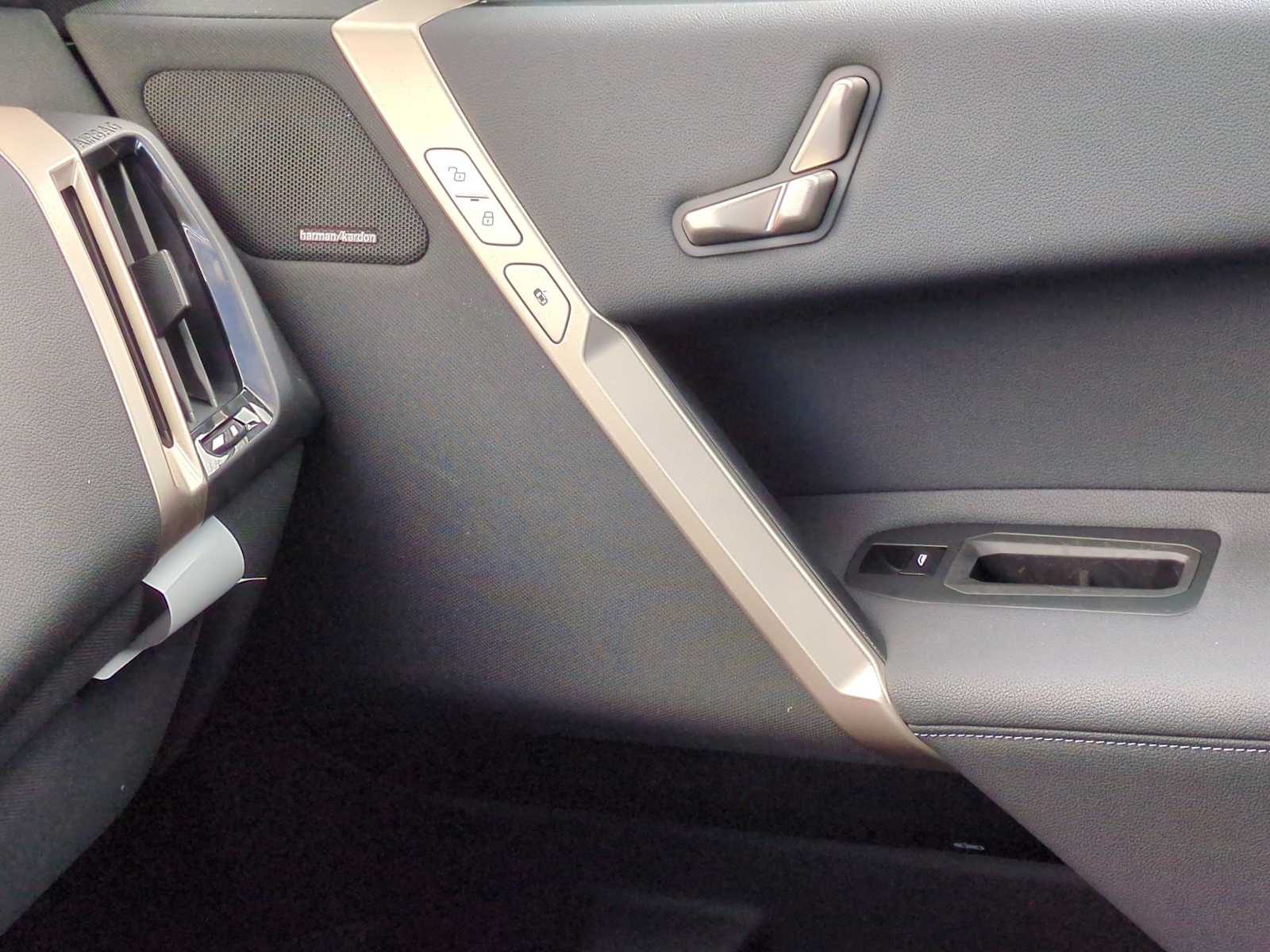 Thumbnail: 2025 BMW iX - 37