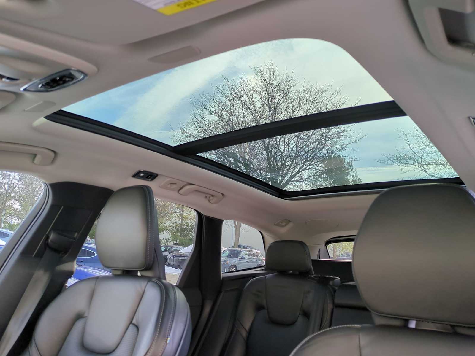 Thumbnail: 2021 Volvo XC60 - 19