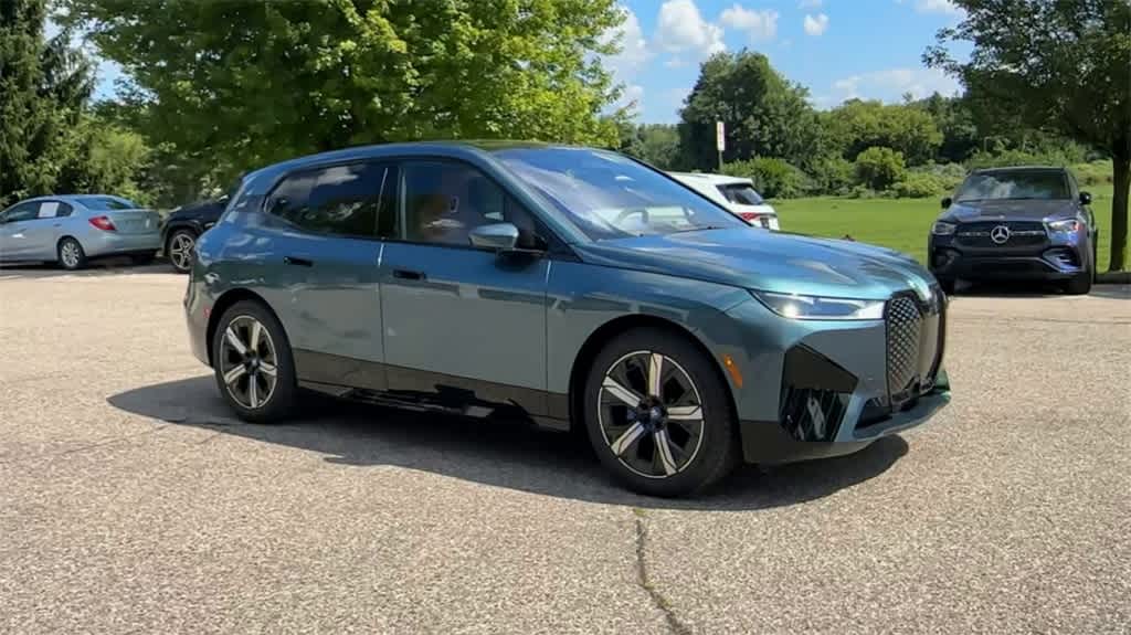 Thumbnail: 2025 BMW iX - 2