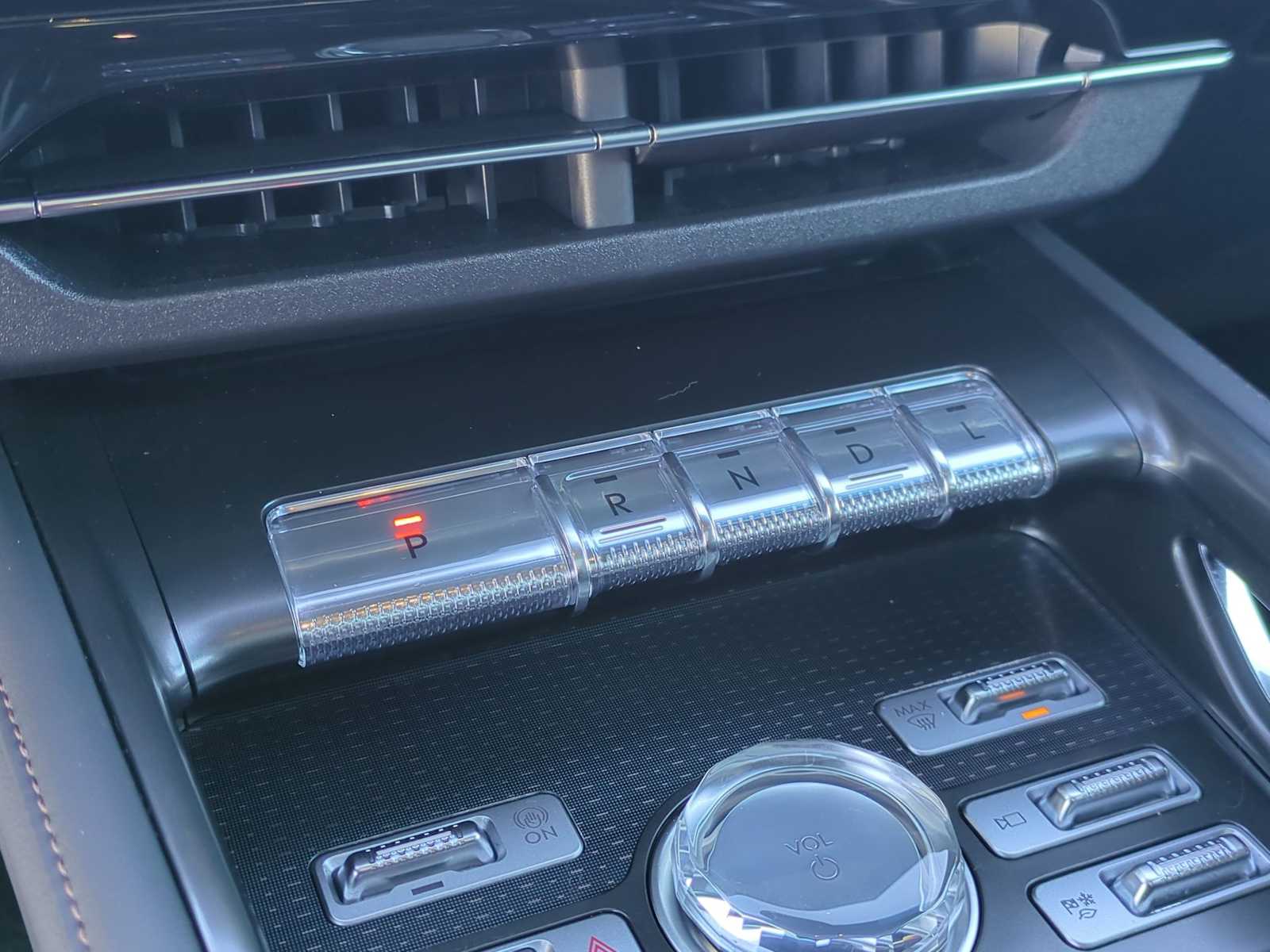 Thumbnail: 2024 Lincoln Nautilus - 42