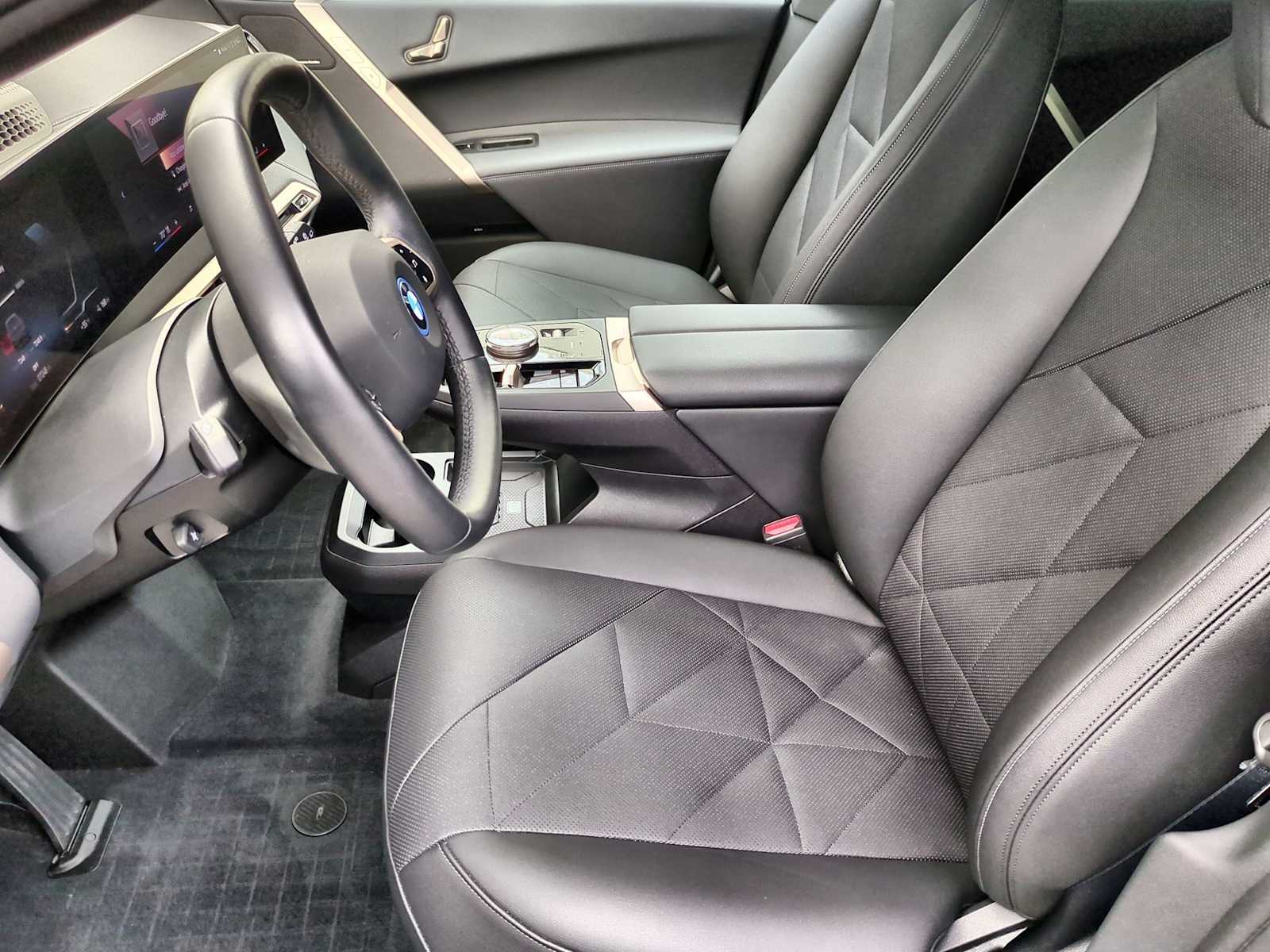 Thumbnail: 2025 BMW iX - 16