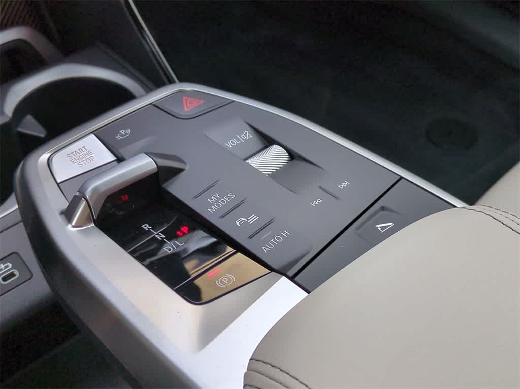 2025 BMW X1 xDrive28i 21