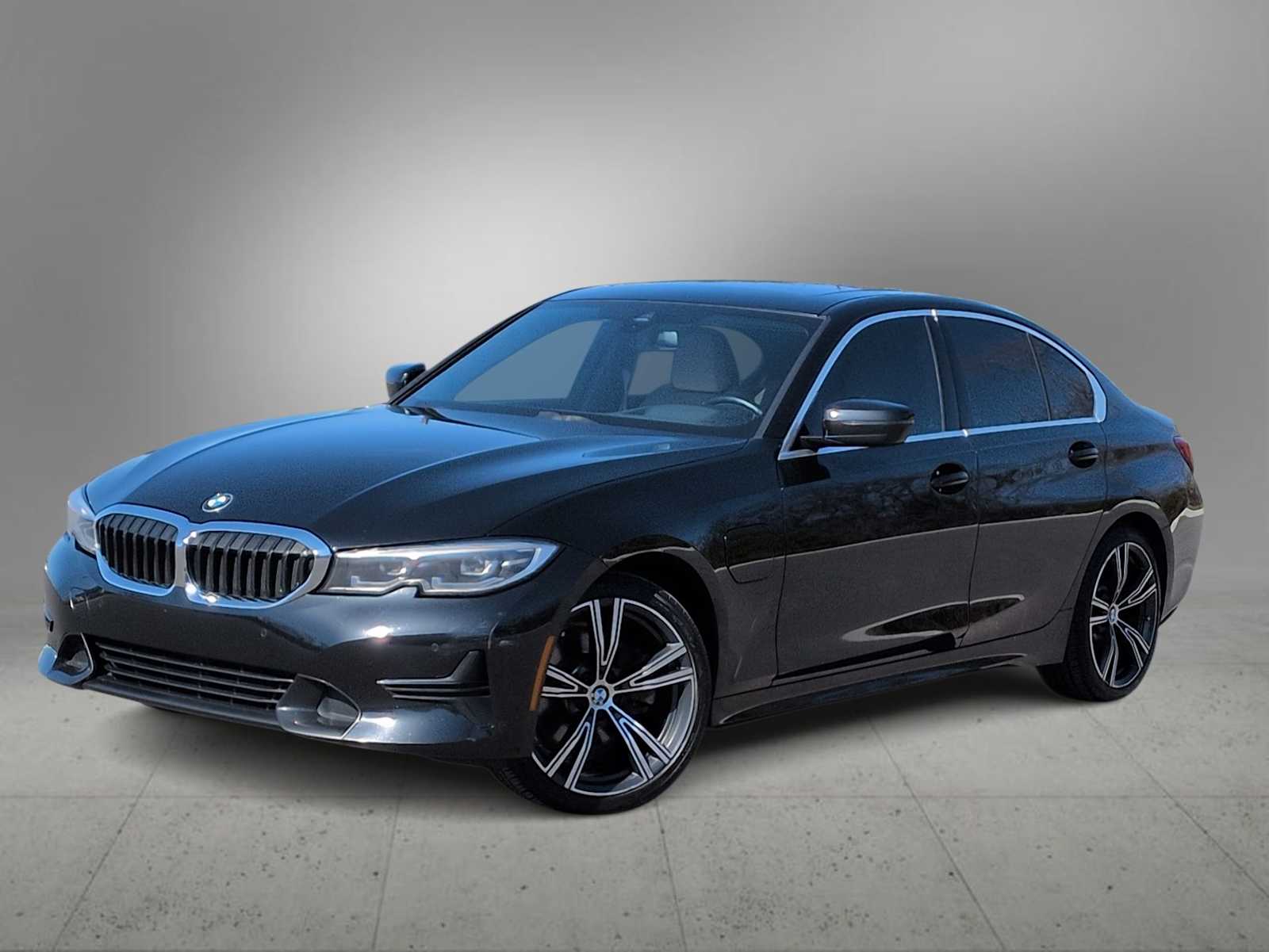 Thumbnail: 2021 BMW 3 Series - 1
