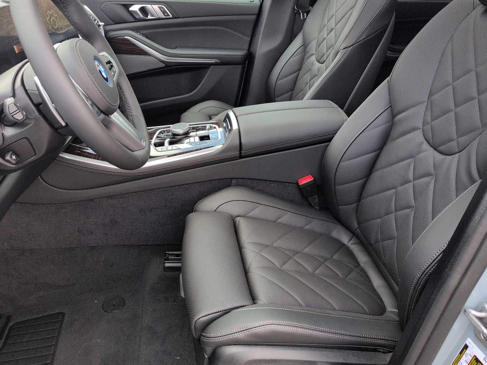 Thumbnail: 2026 BMW X5 - 15