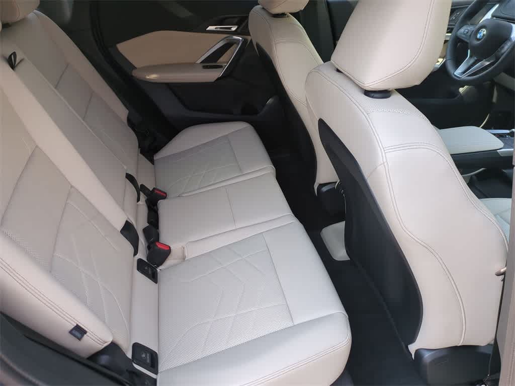 2025 BMW X1 xDrive28i 17