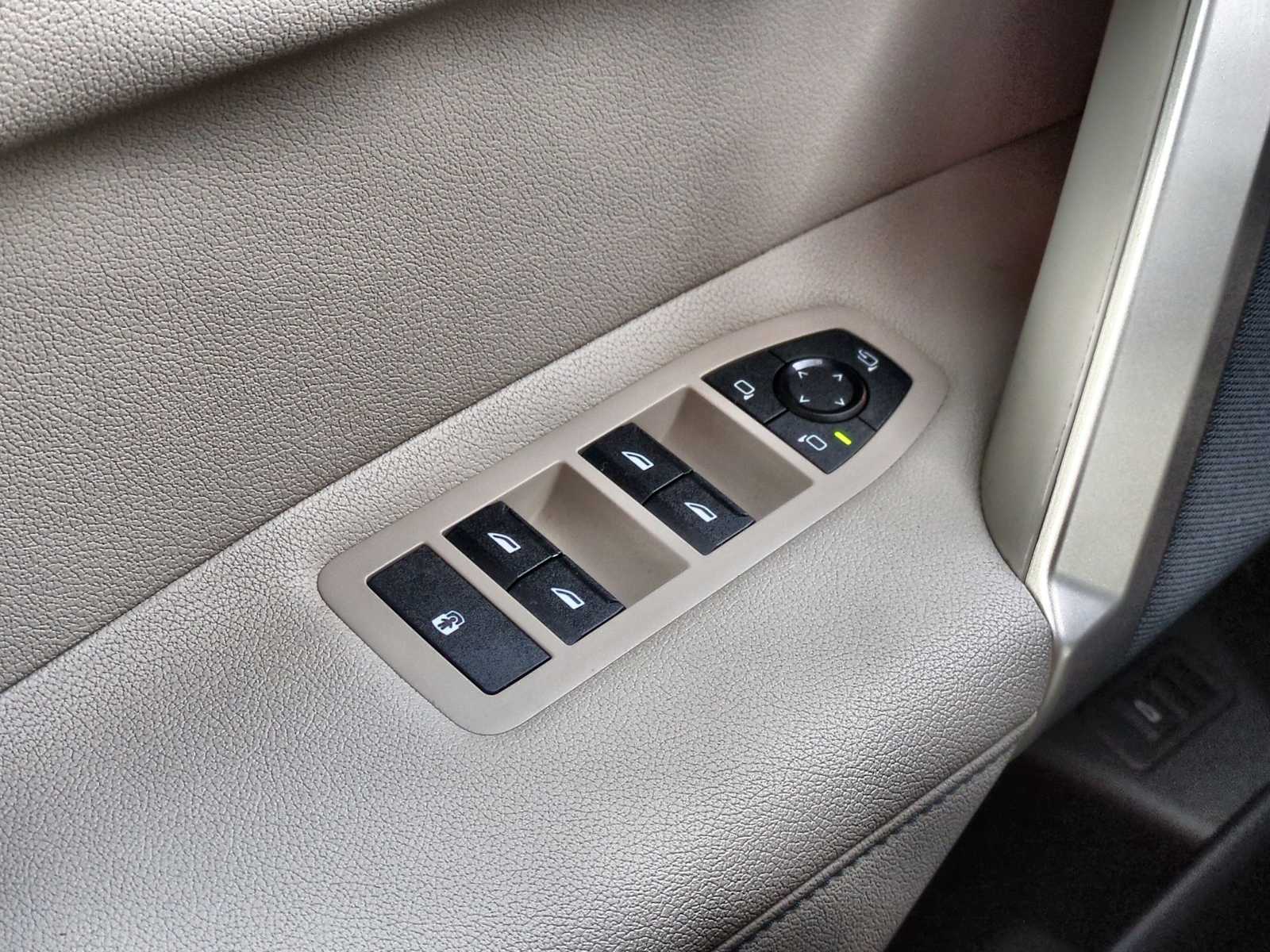 Thumbnail: 2025 BMW iX - 39