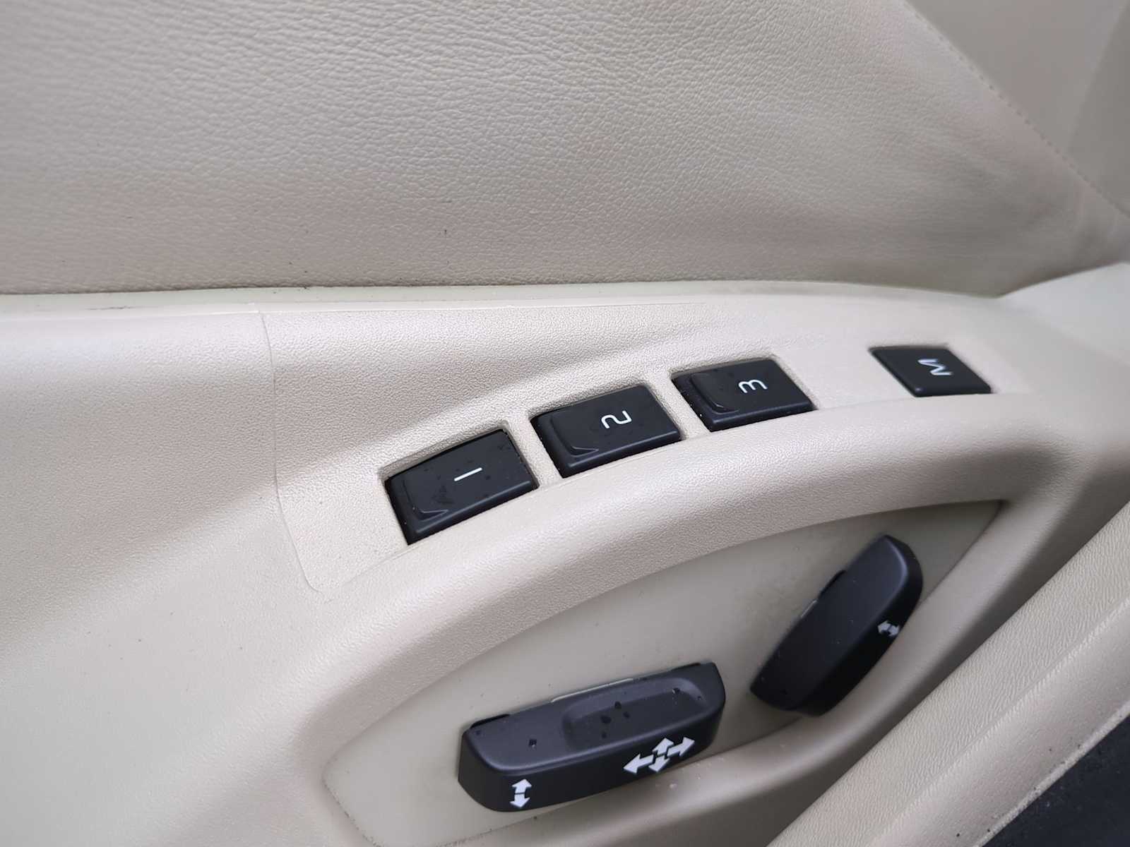 Thumbnail: 2016 Volvo S60 - 17