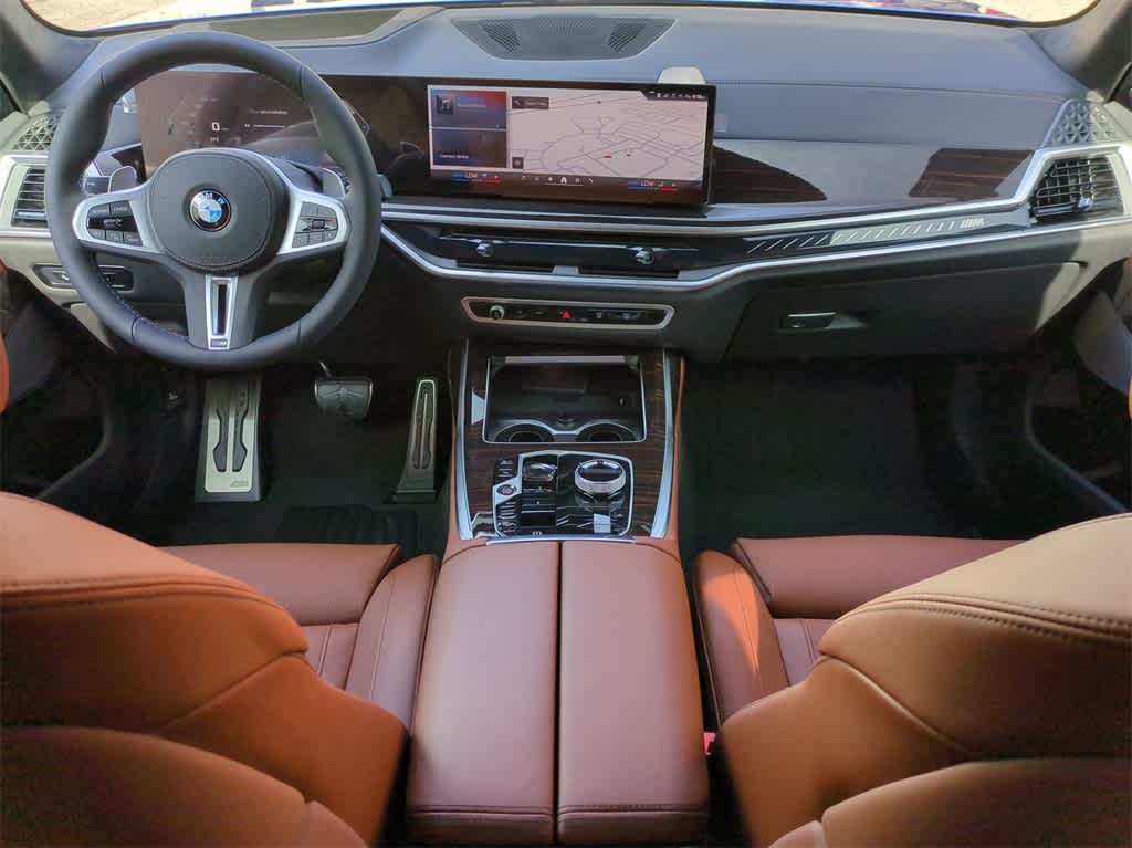 Thumbnail: 2025 BMW X7 - 16