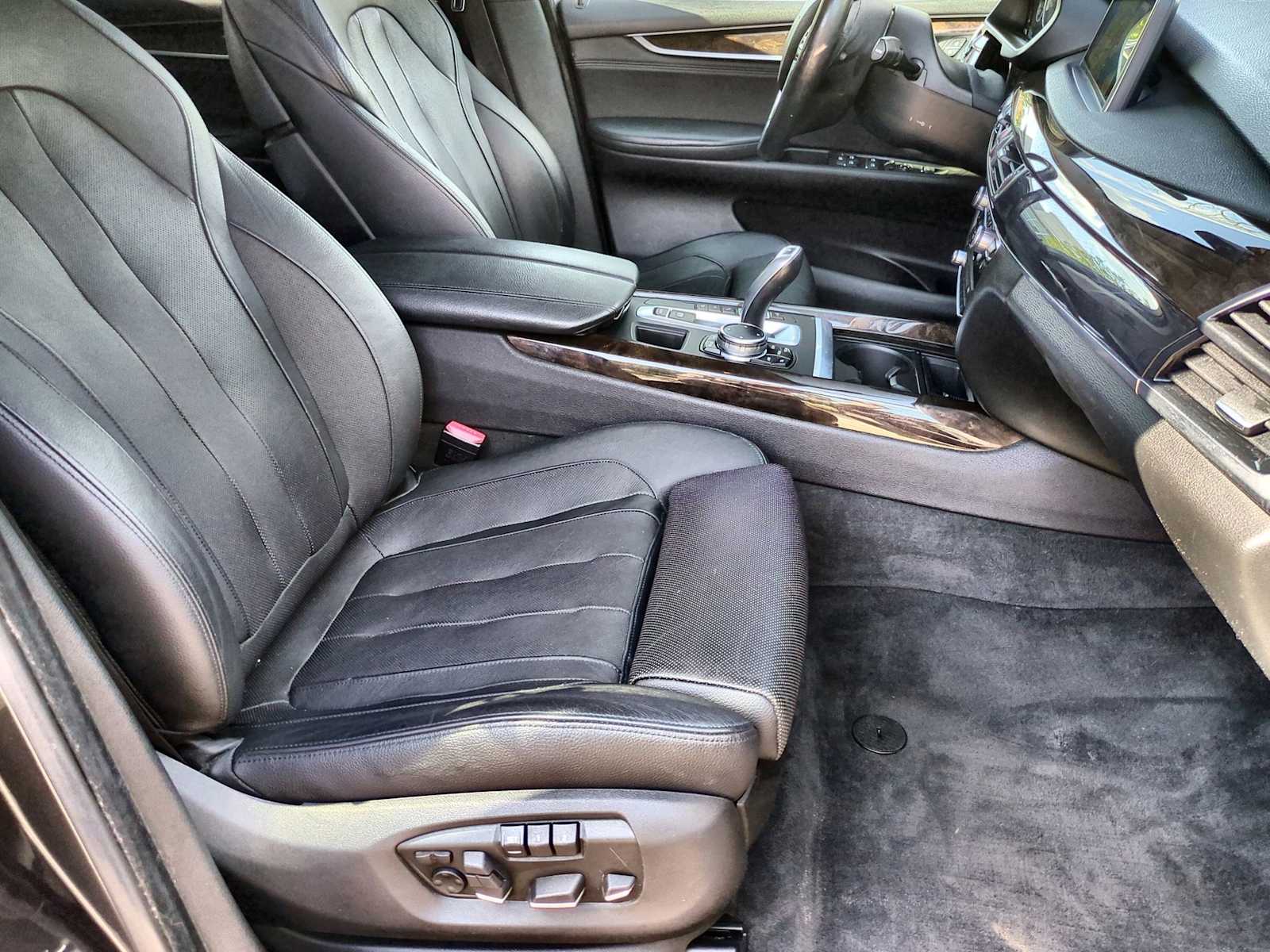 Thumbnail: 2016 BMW X5 - 23