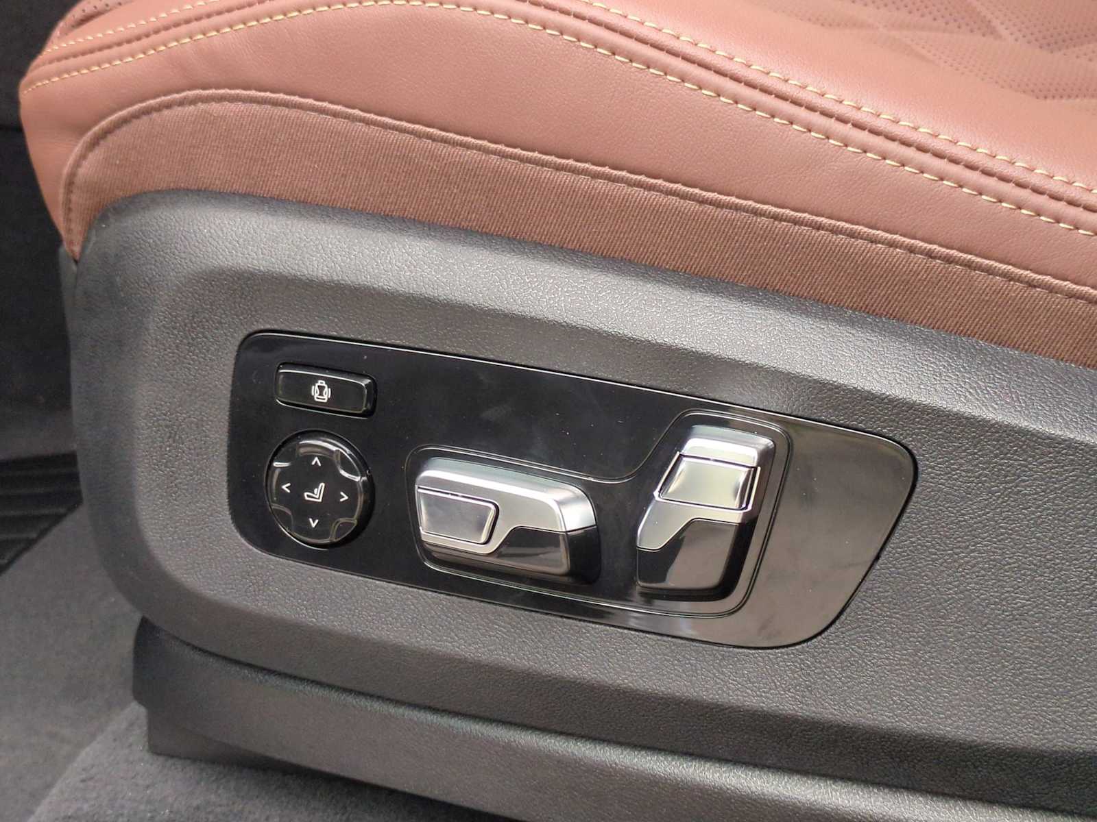 Thumbnail: 2026 BMW X5 - 17