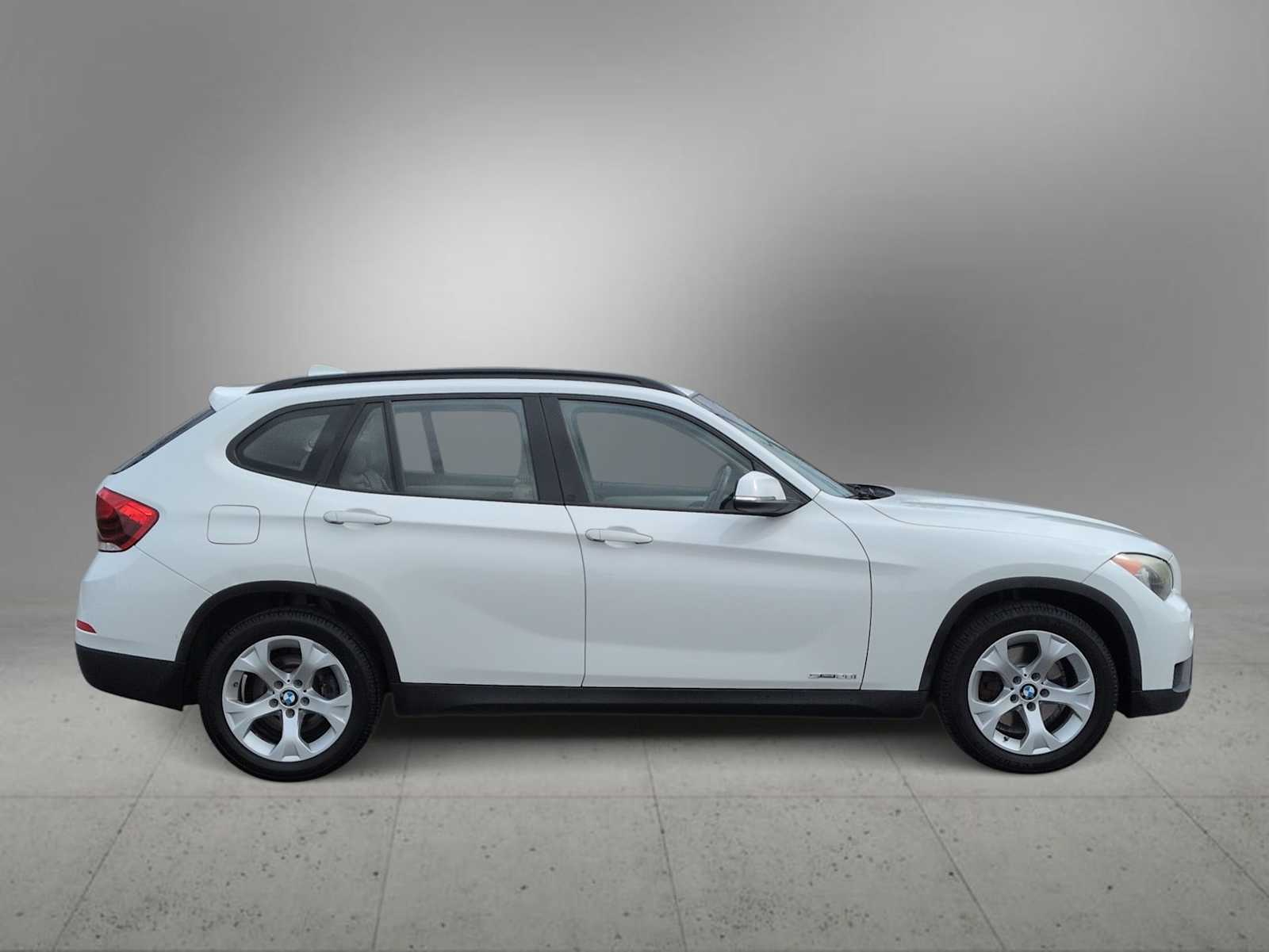 Thumbnail: 2013 BMW X1 - 9