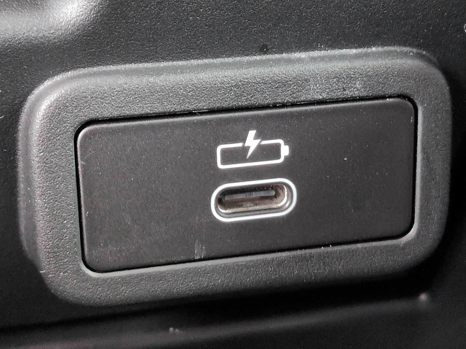 Thumbnail: 2023 BMW M4 - 35