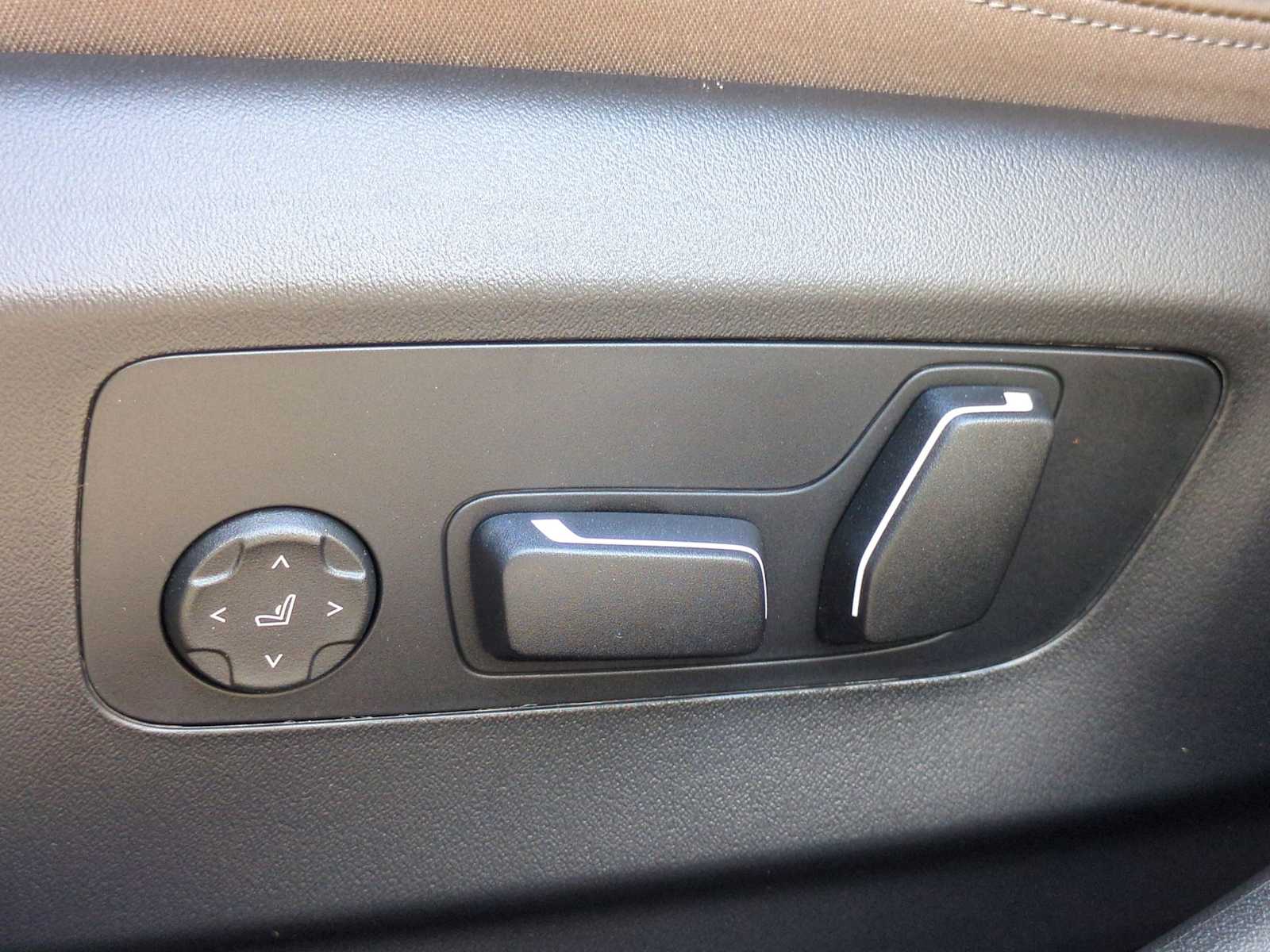 Thumbnail: 2026 BMW 5 Series - 18