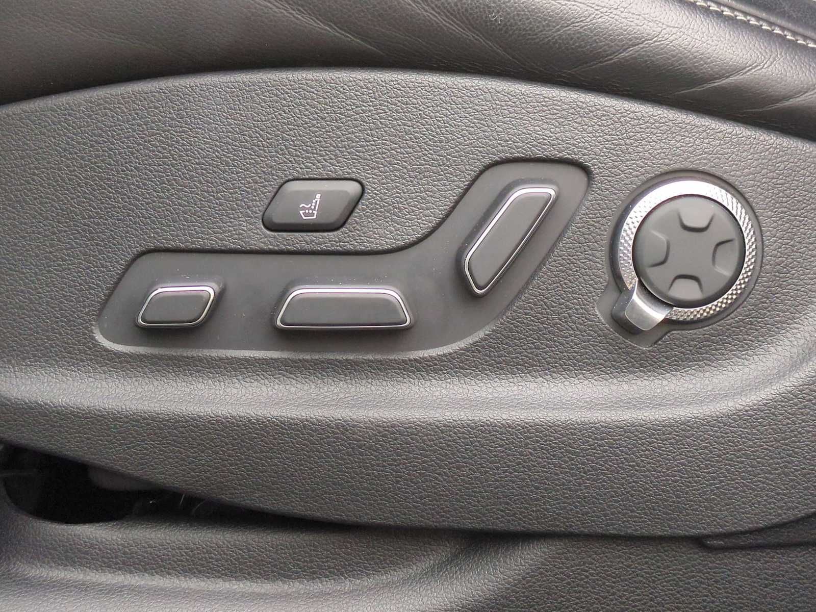 Thumbnail: 2022 Genesis GV80 - 17