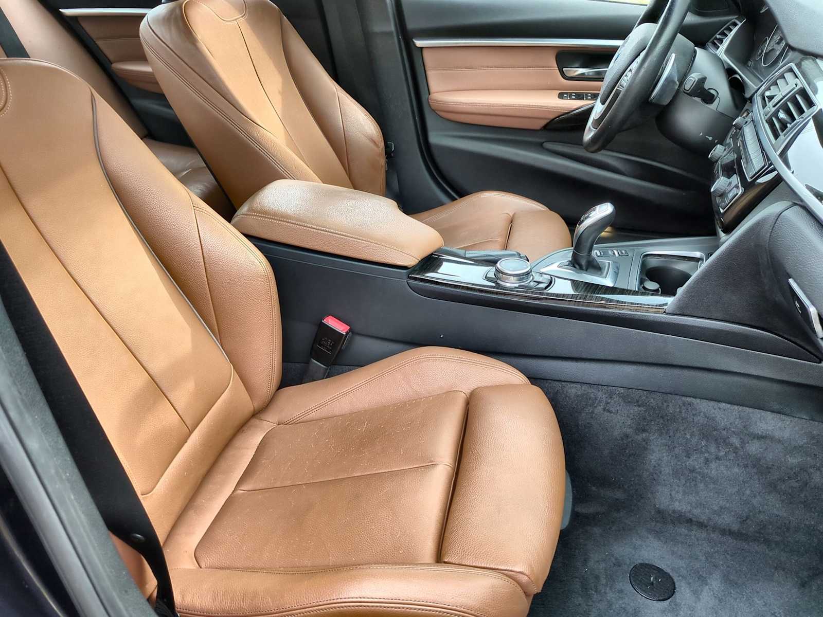 Thumbnail: 2016 BMW 3 Series - 23