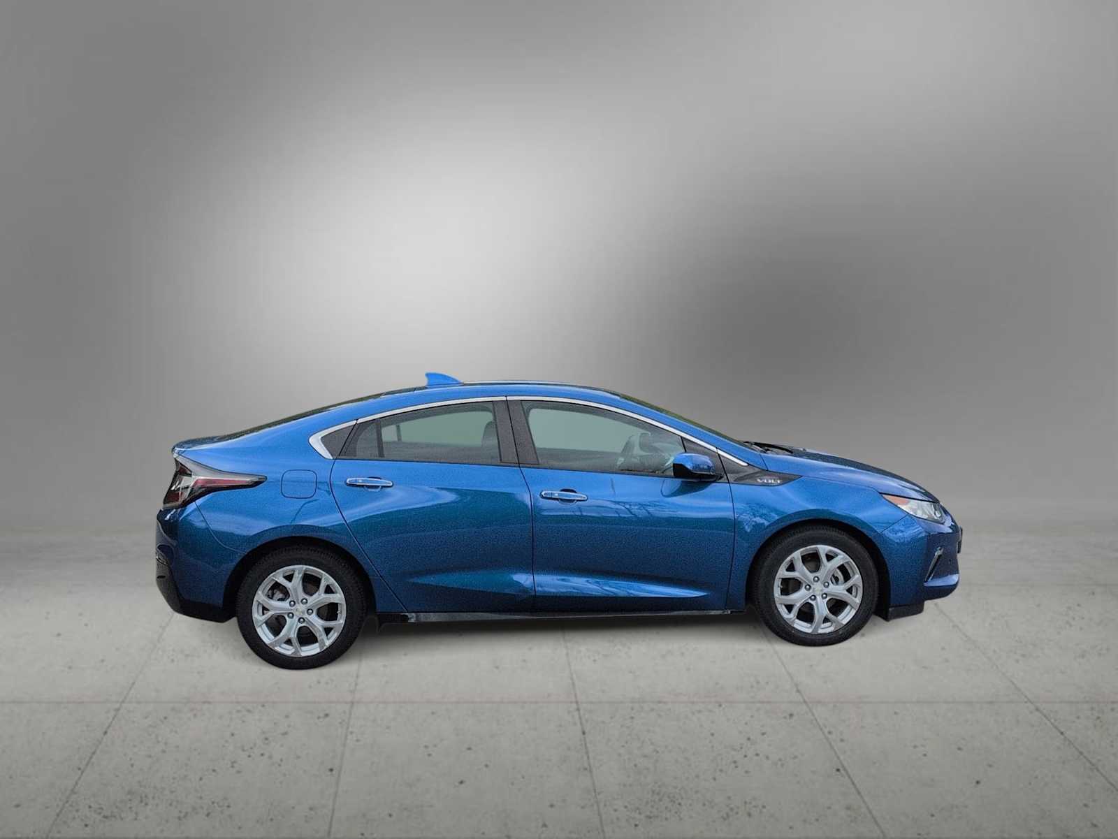 Thumbnail: 2016 Chevrolet Volt - 9