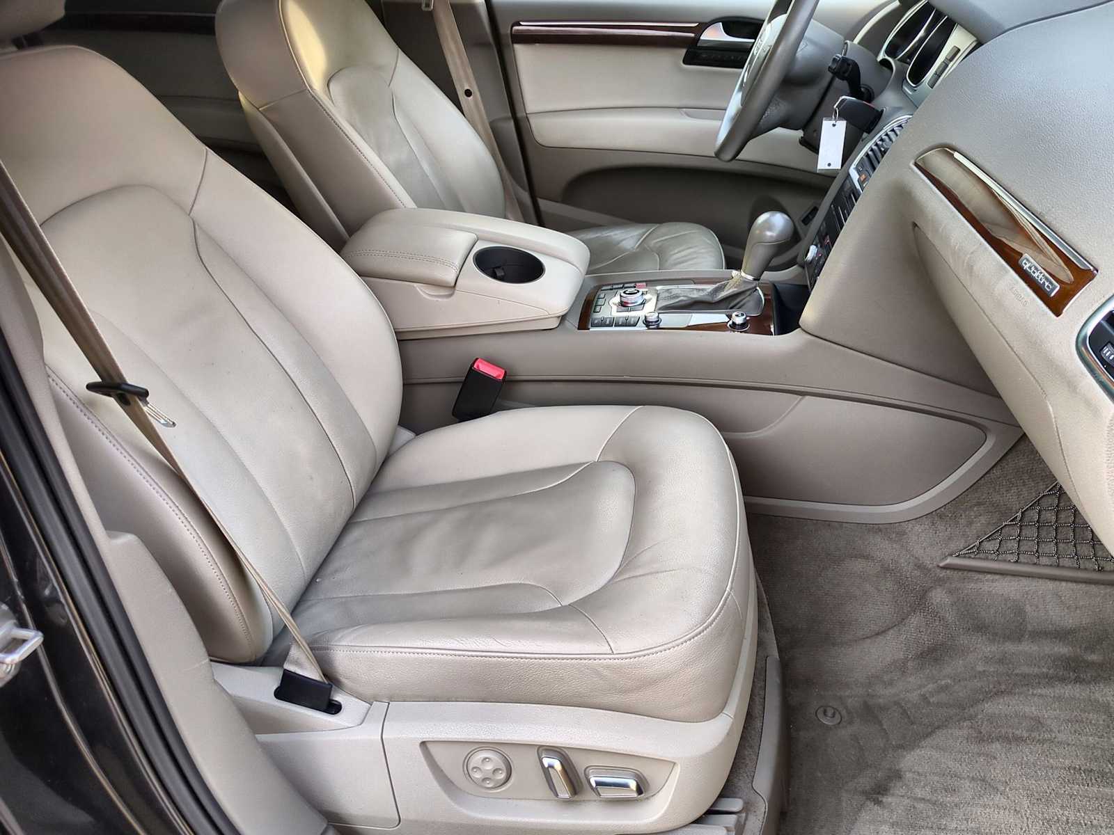 Thumbnail: 2011 Audi Q7 - 23