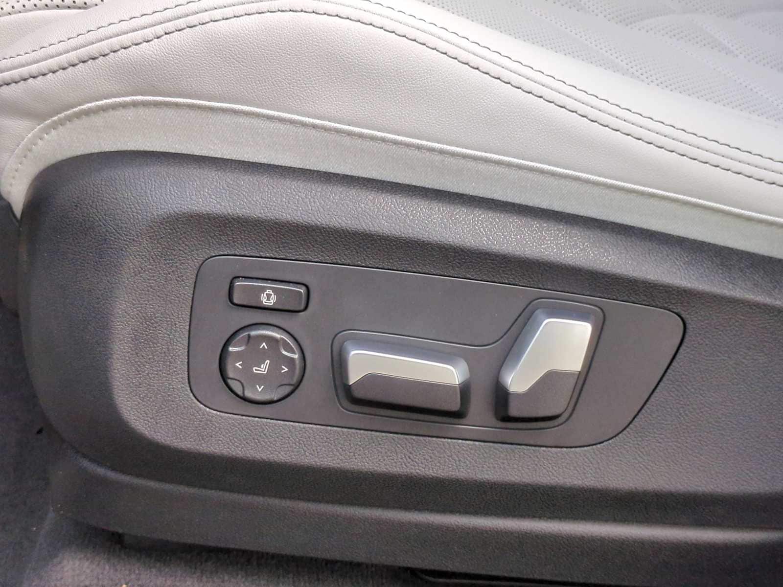 Thumbnail: 2026 BMW X5 - 17