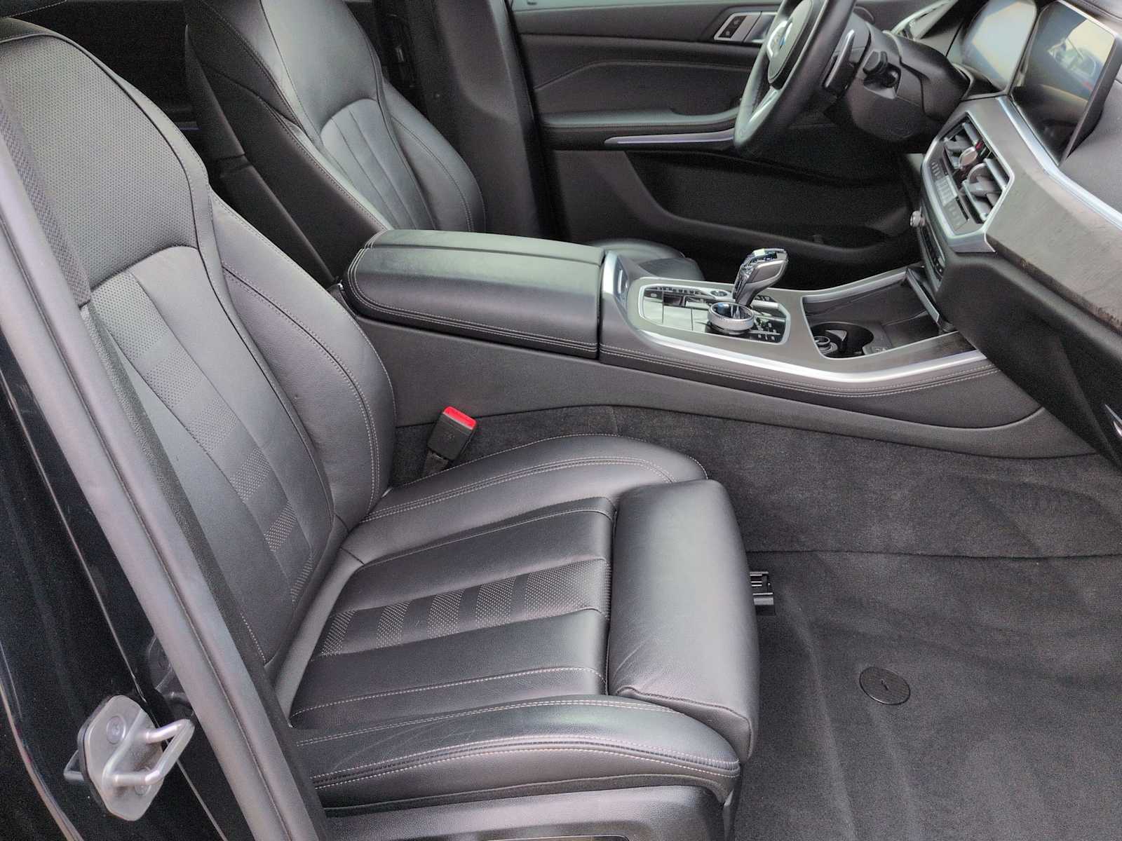 Thumbnail: 2022 BMW X5 - 22