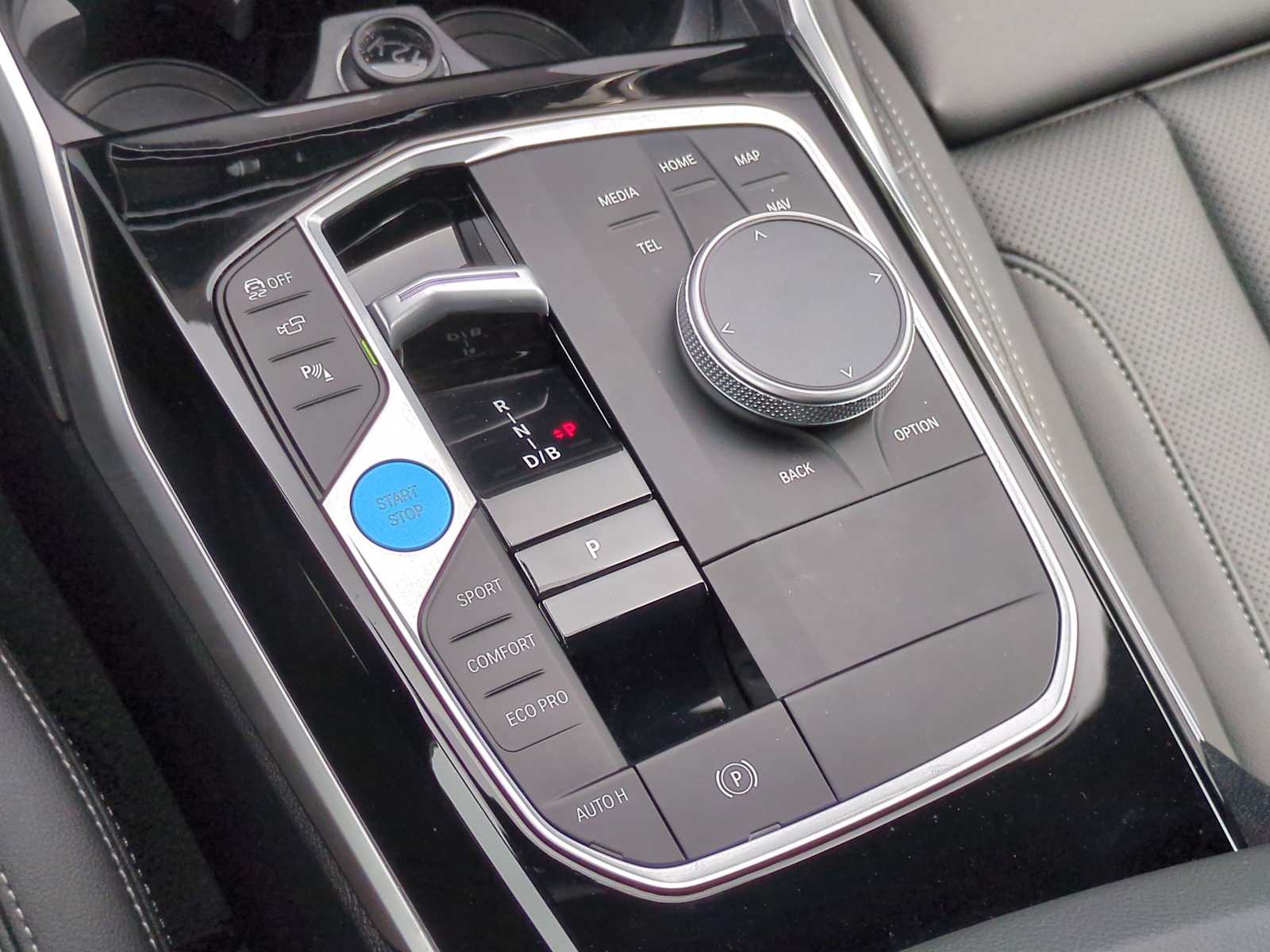 Thumbnail: 2024 BMW i4 - 35