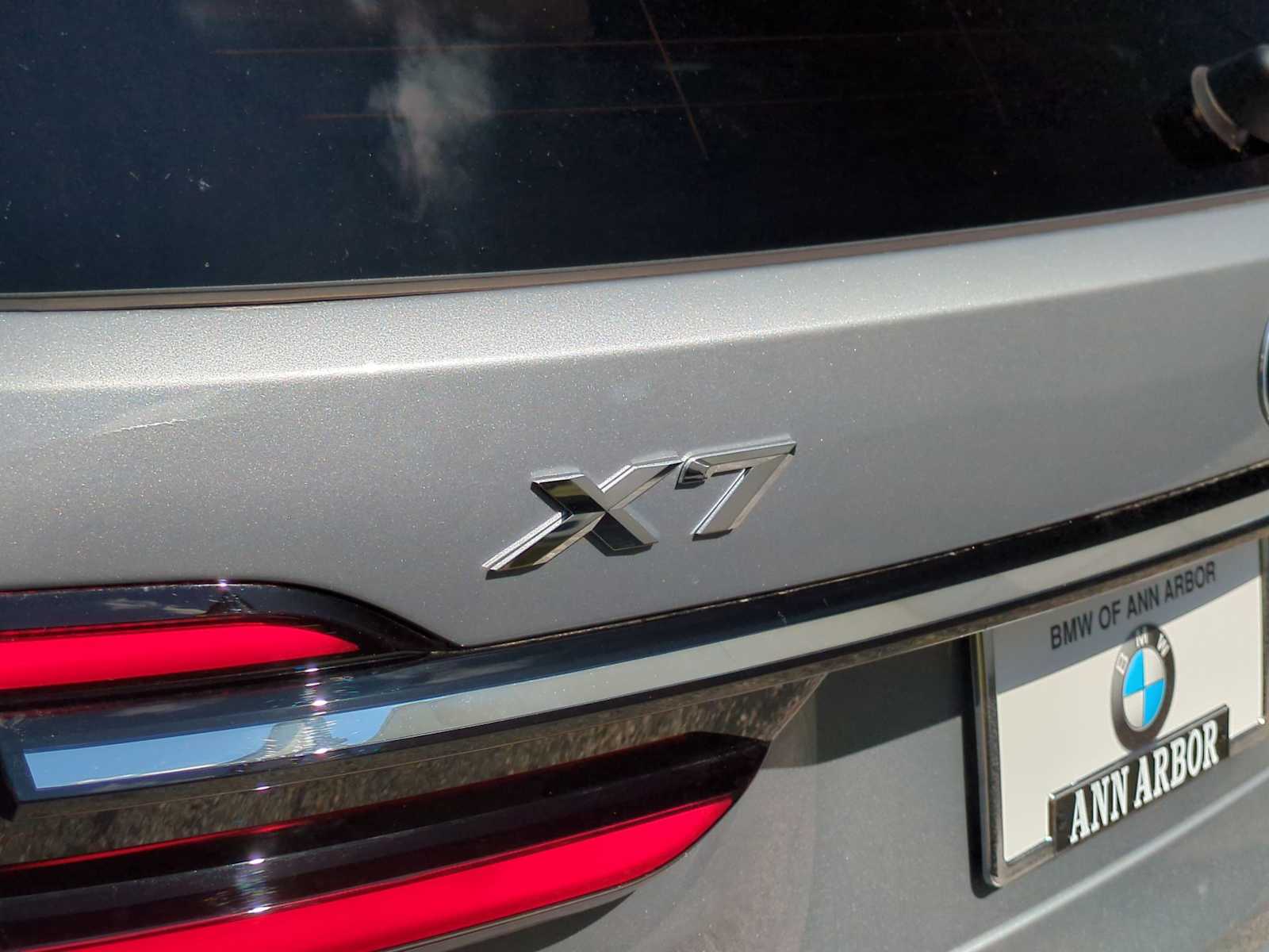 Thumbnail: 2026 BMW X7 - 13