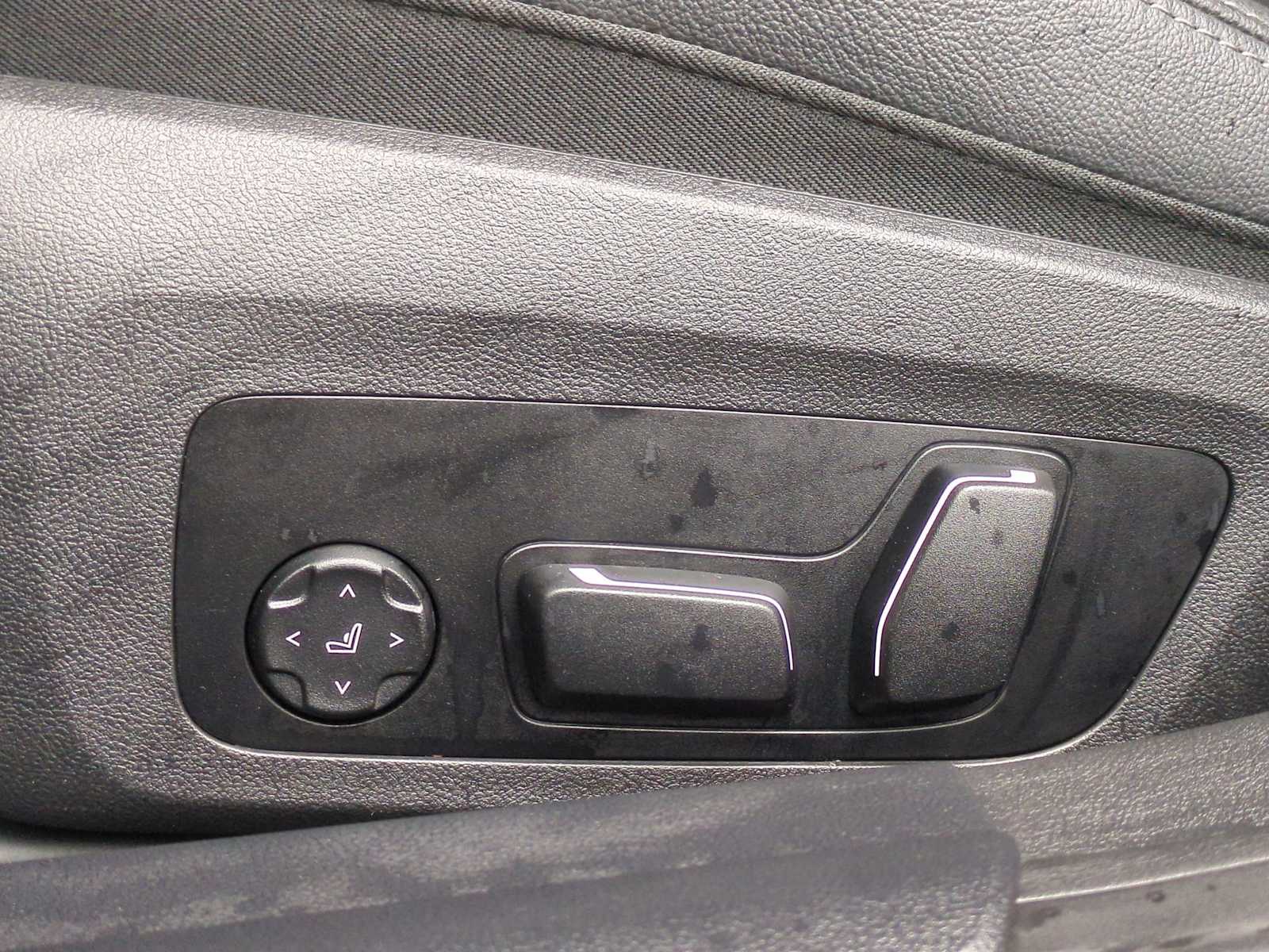 Thumbnail: 2024 BMW i4 - 18