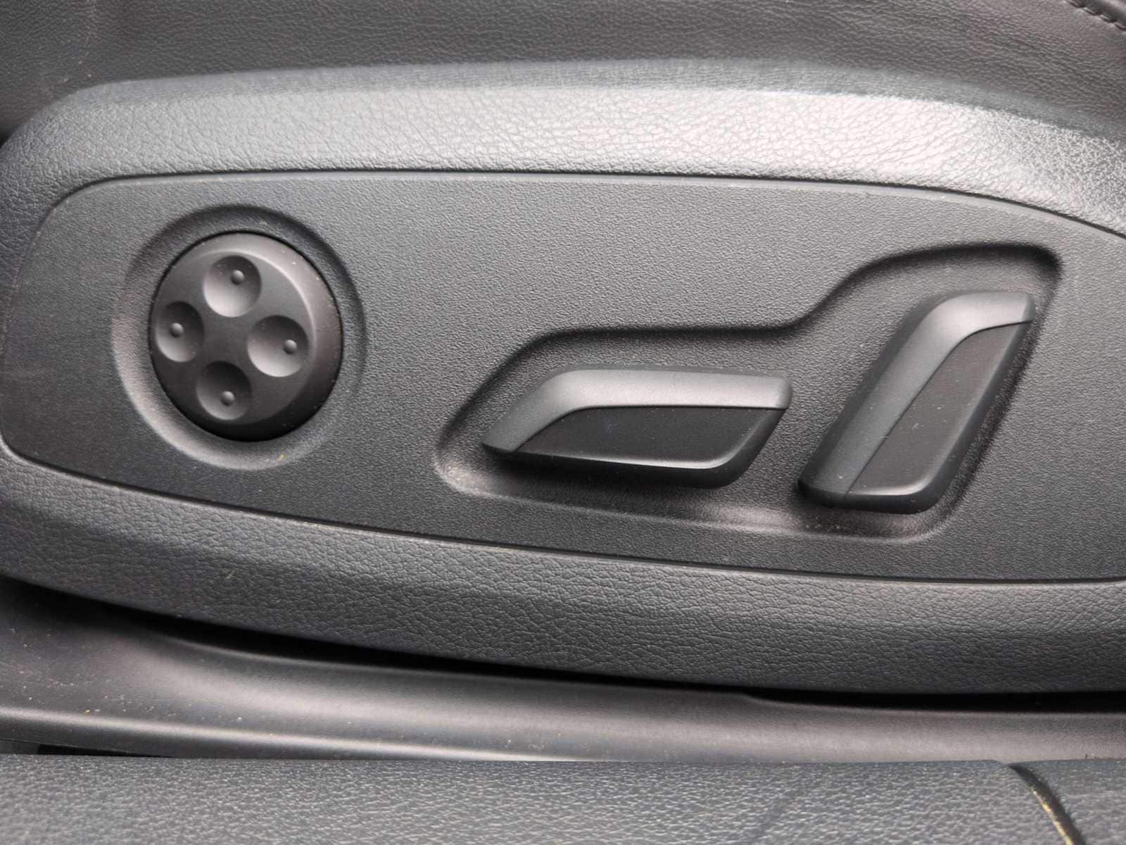 Thumbnail: 2022 Audi A4 - 16