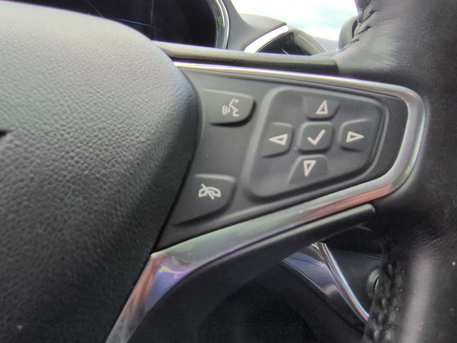 Thumbnail: 2016 Chevrolet Volt - 24