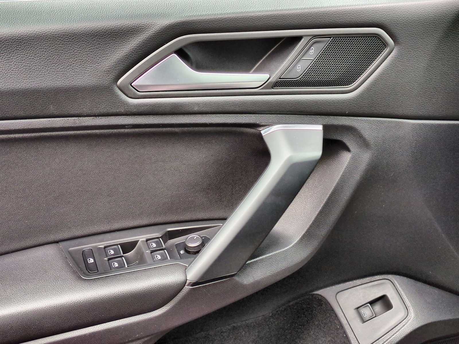 Thumbnail: 2019 Volkswagen Tiguan - 39