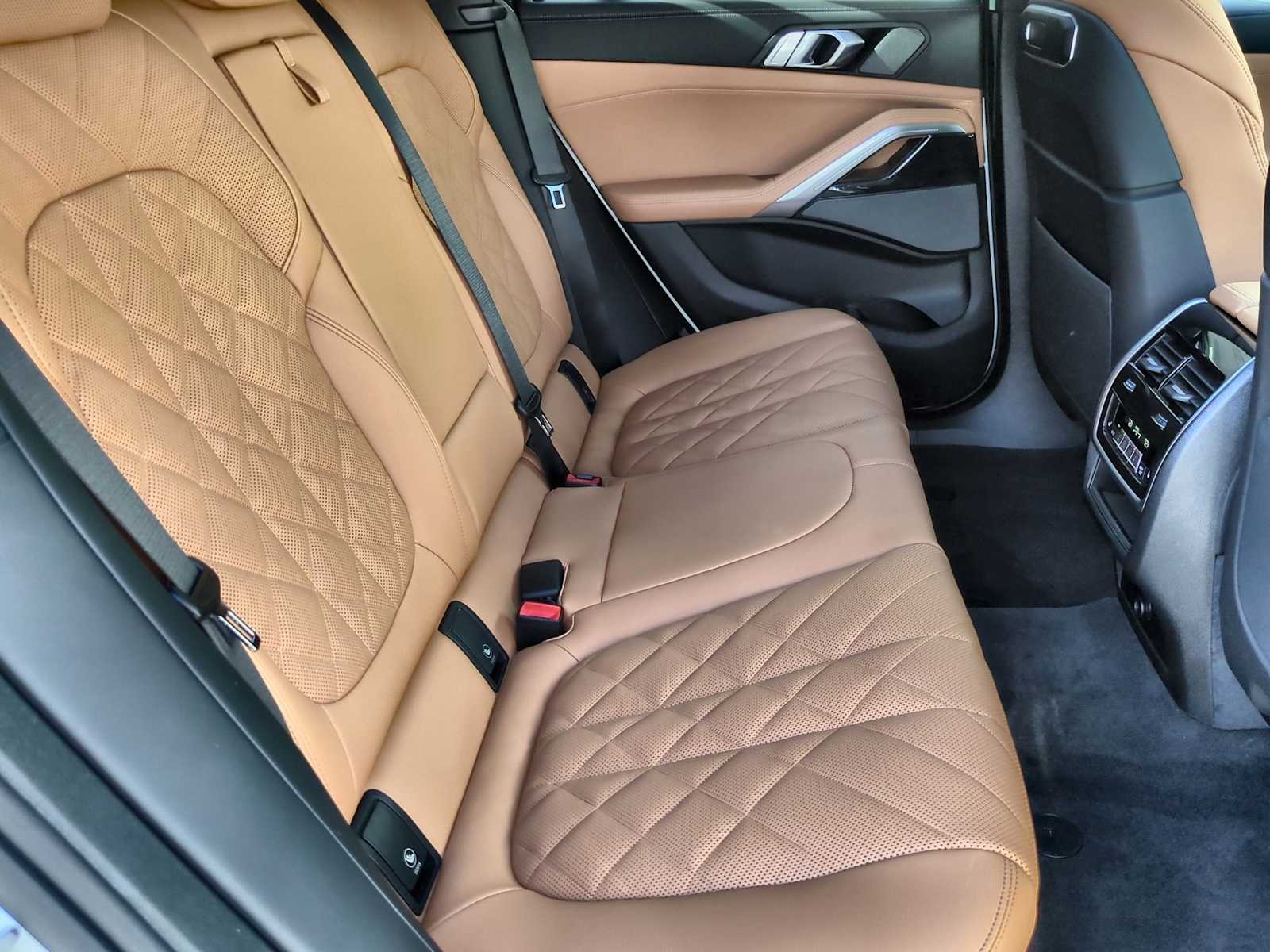 Thumbnail: 2026 BMW X6 - 21