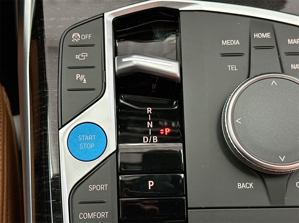 Thumbnail: 2024 BMW i4 - 25