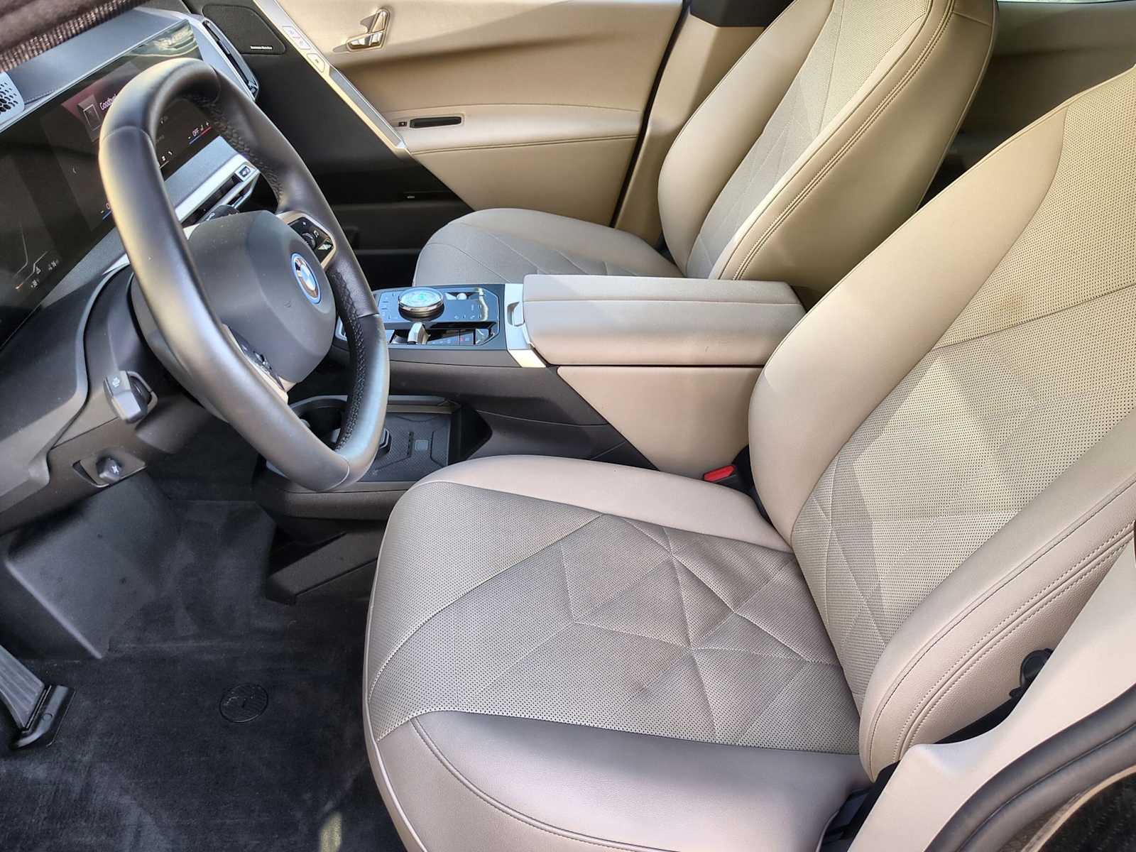 Thumbnail: 2025 BMW iX - 16