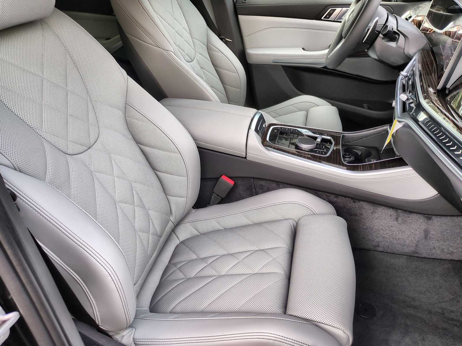 Thumbnail: 2026 BMW X5 - 23