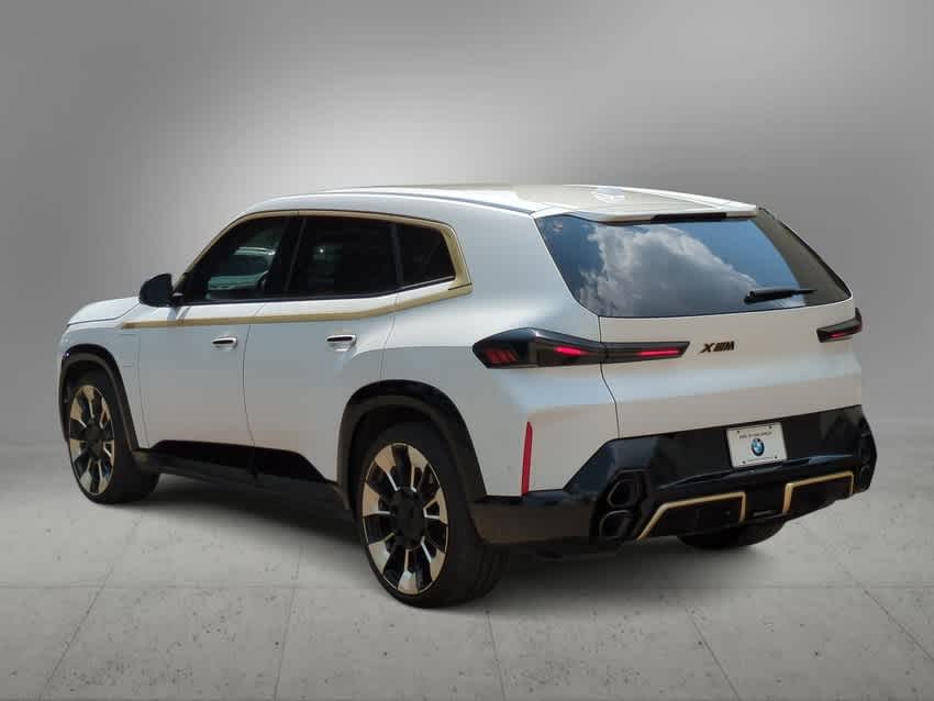 Thumbnail: 2023 BMW XM - 6