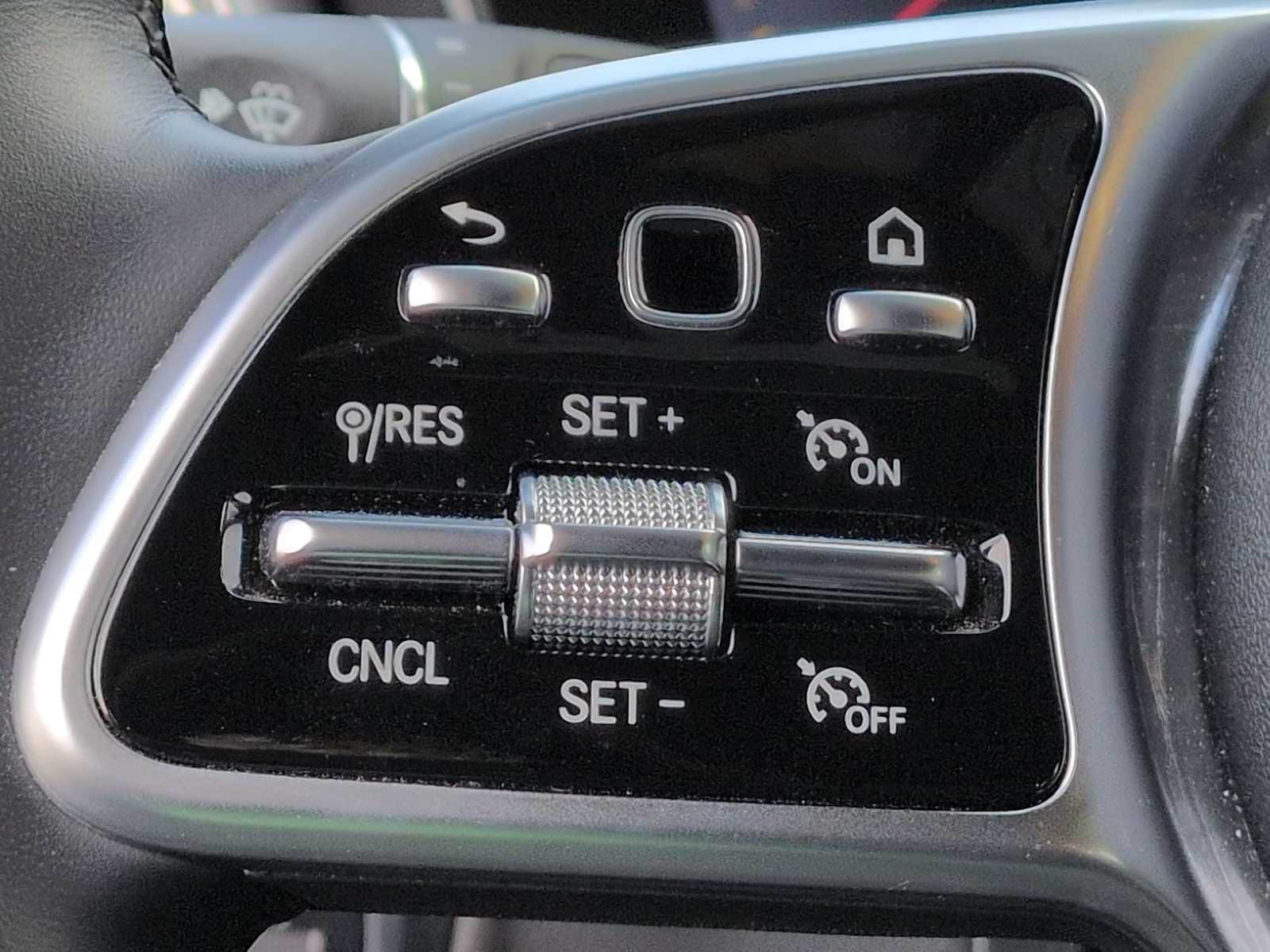 Thumbnail: 2022 Mercedes-Benz GLC - 23