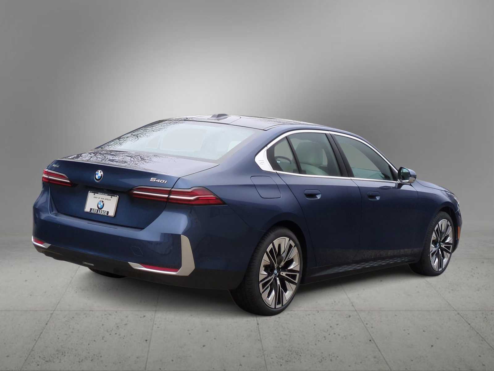 Thumbnail: 2026 BMW 5 Series - 8