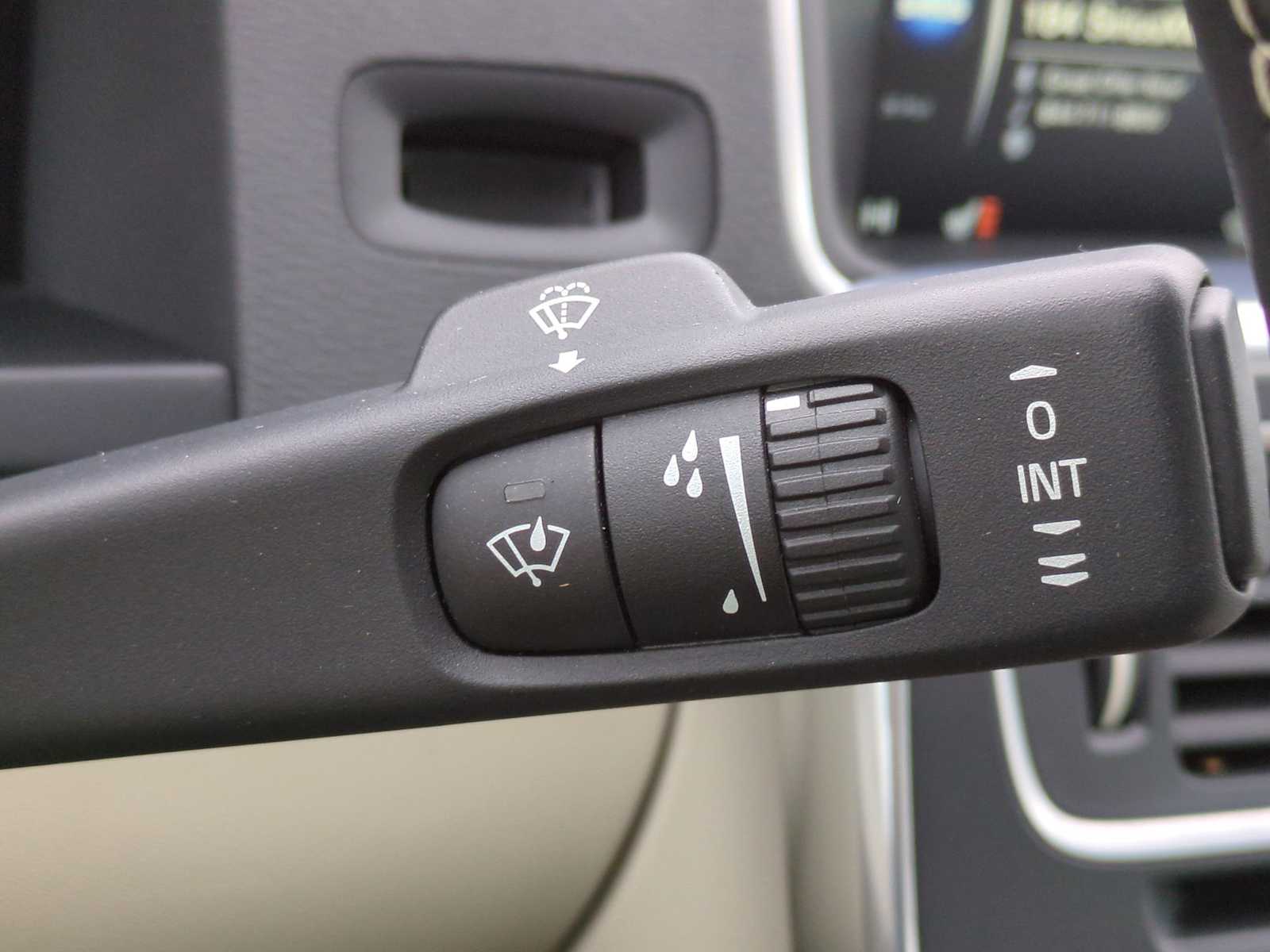 Thumbnail: 2016 Volvo S60 - 28