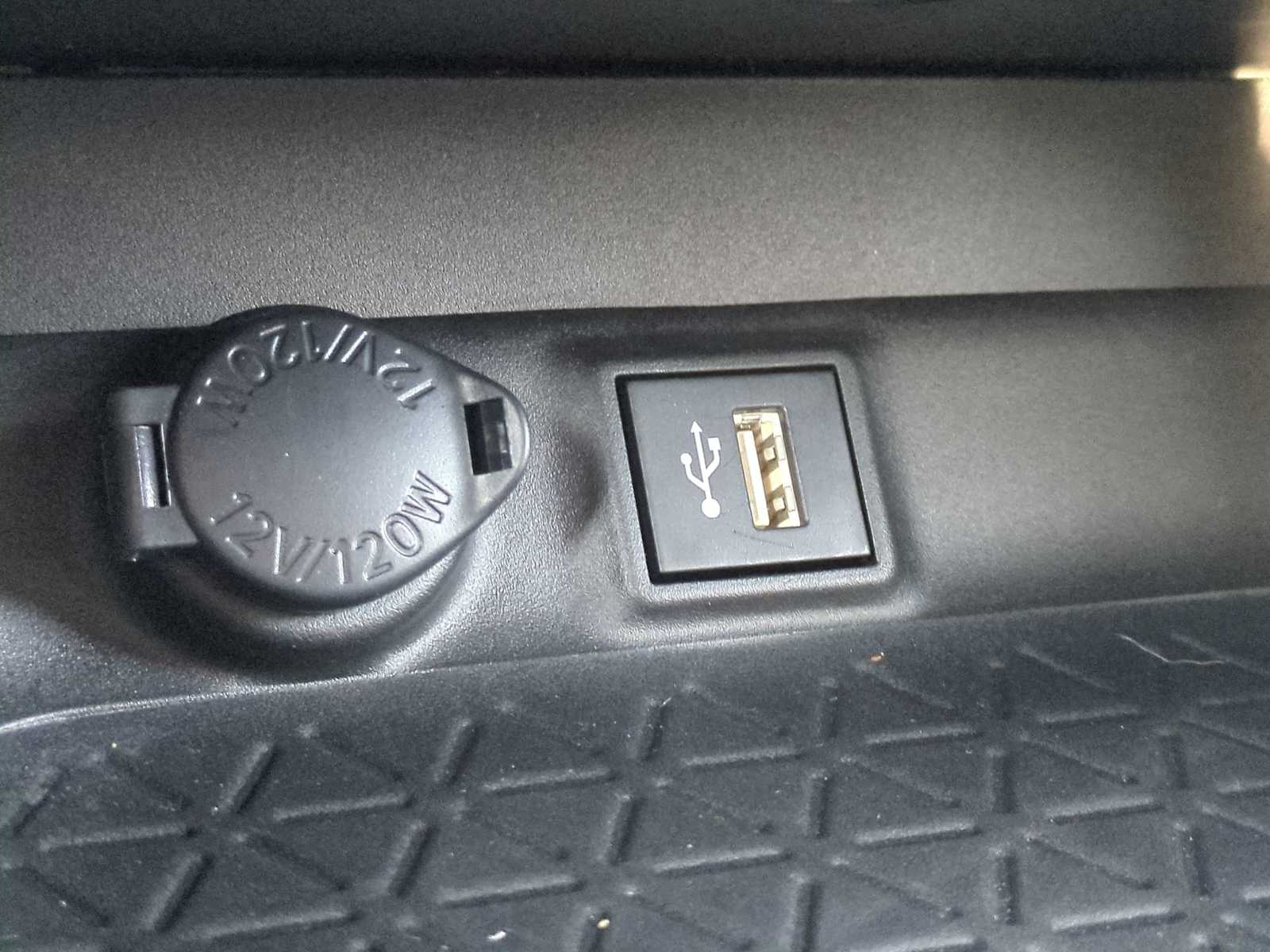 Thumbnail: 2023 Toyota RAV4 - 32