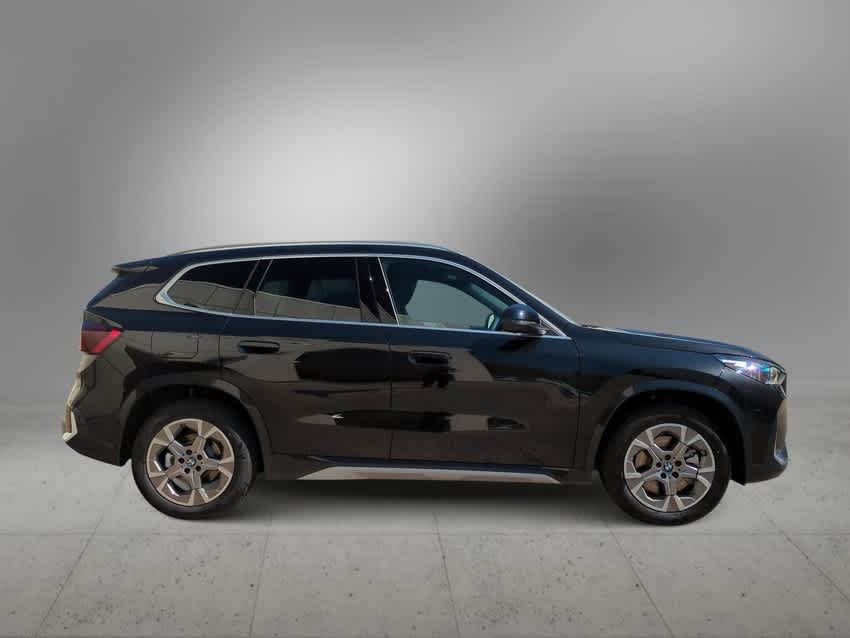 2025 BMW X1 xDrive28i 9