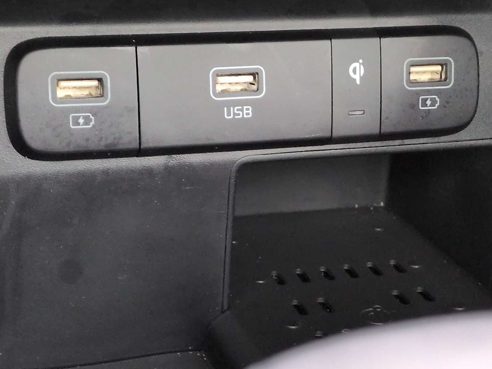 Thumbnail: 2021 Kia Sorento - 33