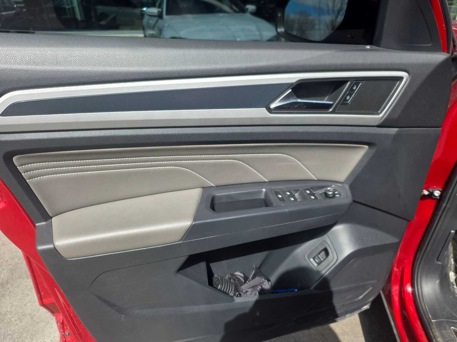 Thumbnail: 2021 Volkswagen Atlas - 10