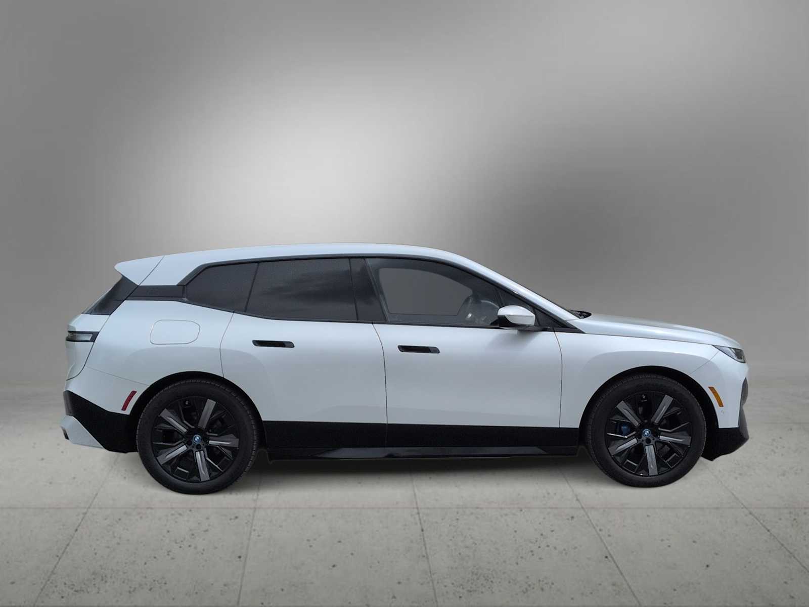Thumbnail: 2023 BMW iX - 9