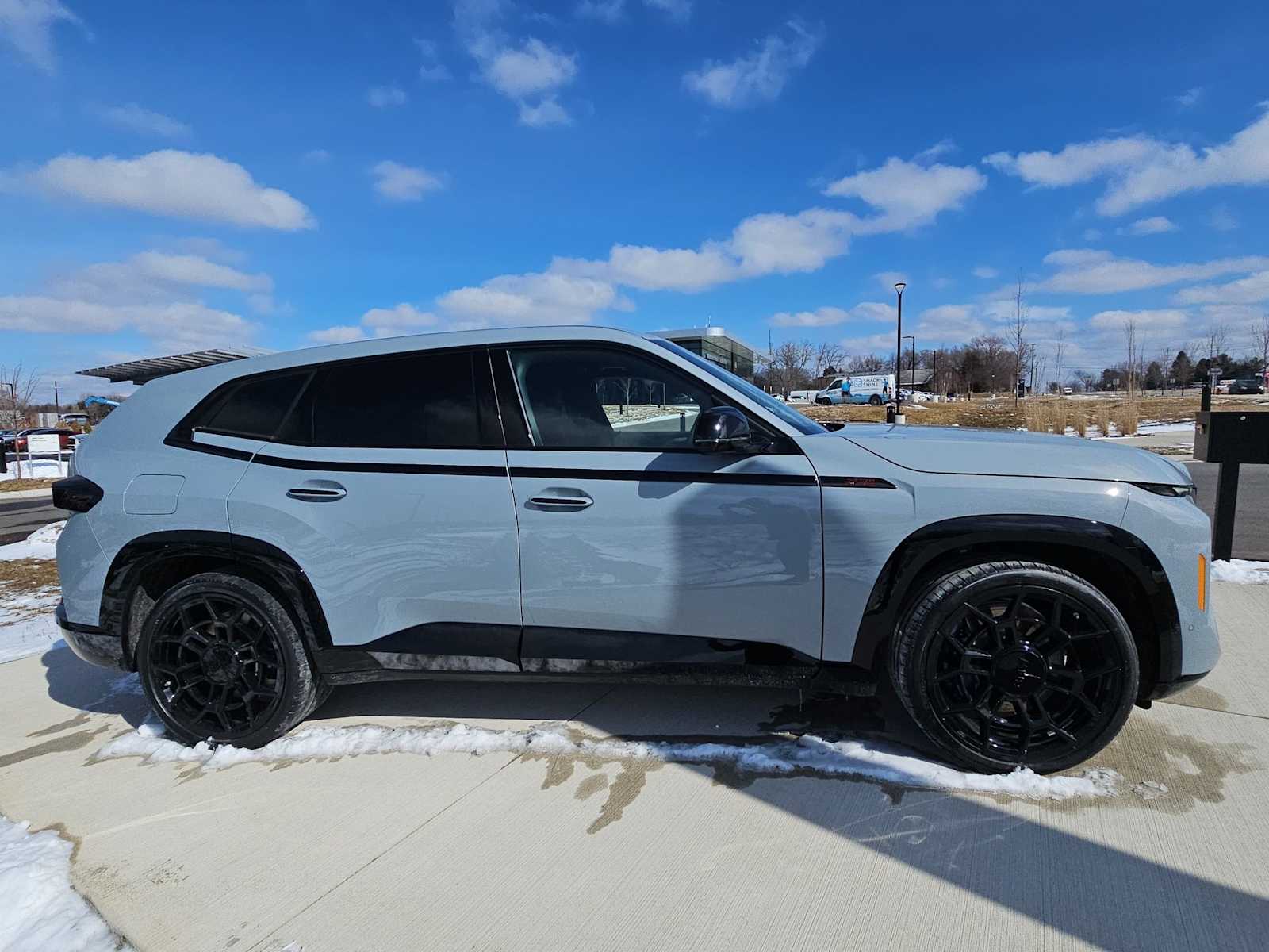 Thumbnail: 2026 BMW XM - 15