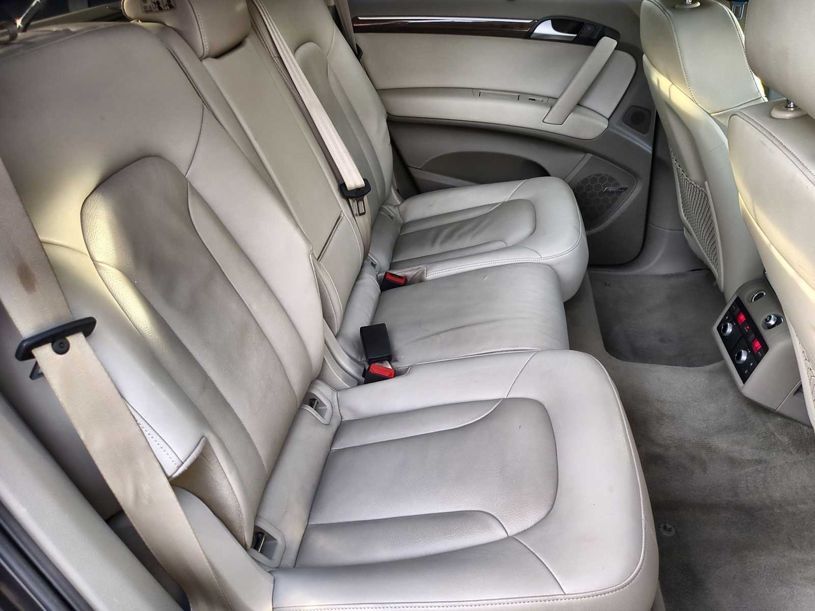 Thumbnail: 2011 Audi Q7 - 21